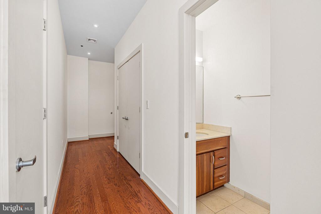 23 S 23RD STREET 2L
