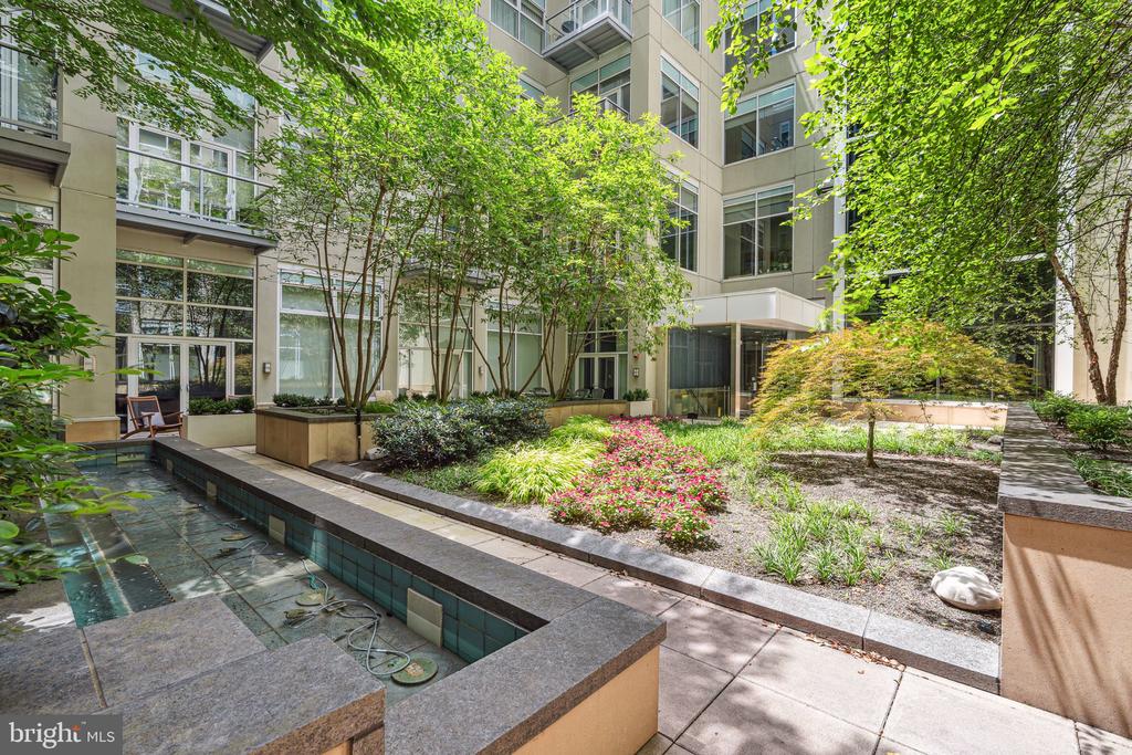 23 S 23RD STREET 2L