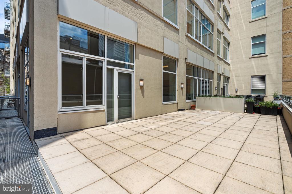 23 S 23RD STREET 2L