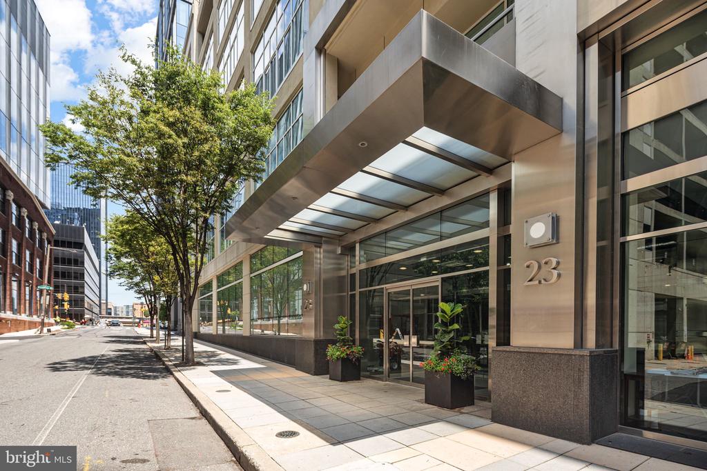 23 S 23RD STREET 2L