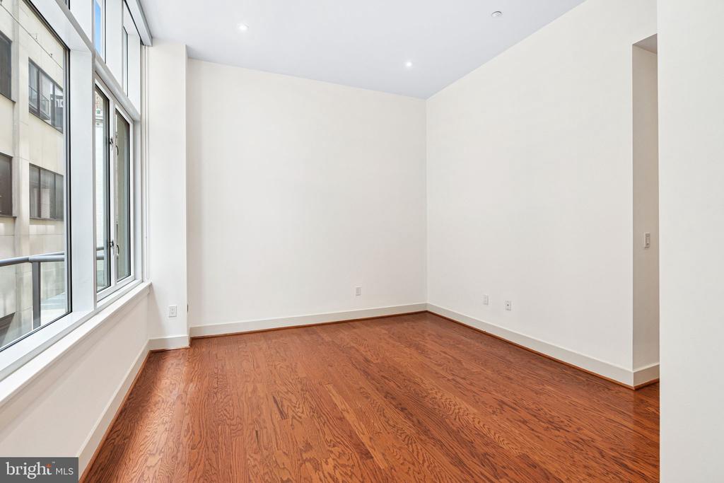 23 S 23RD STREET 2L