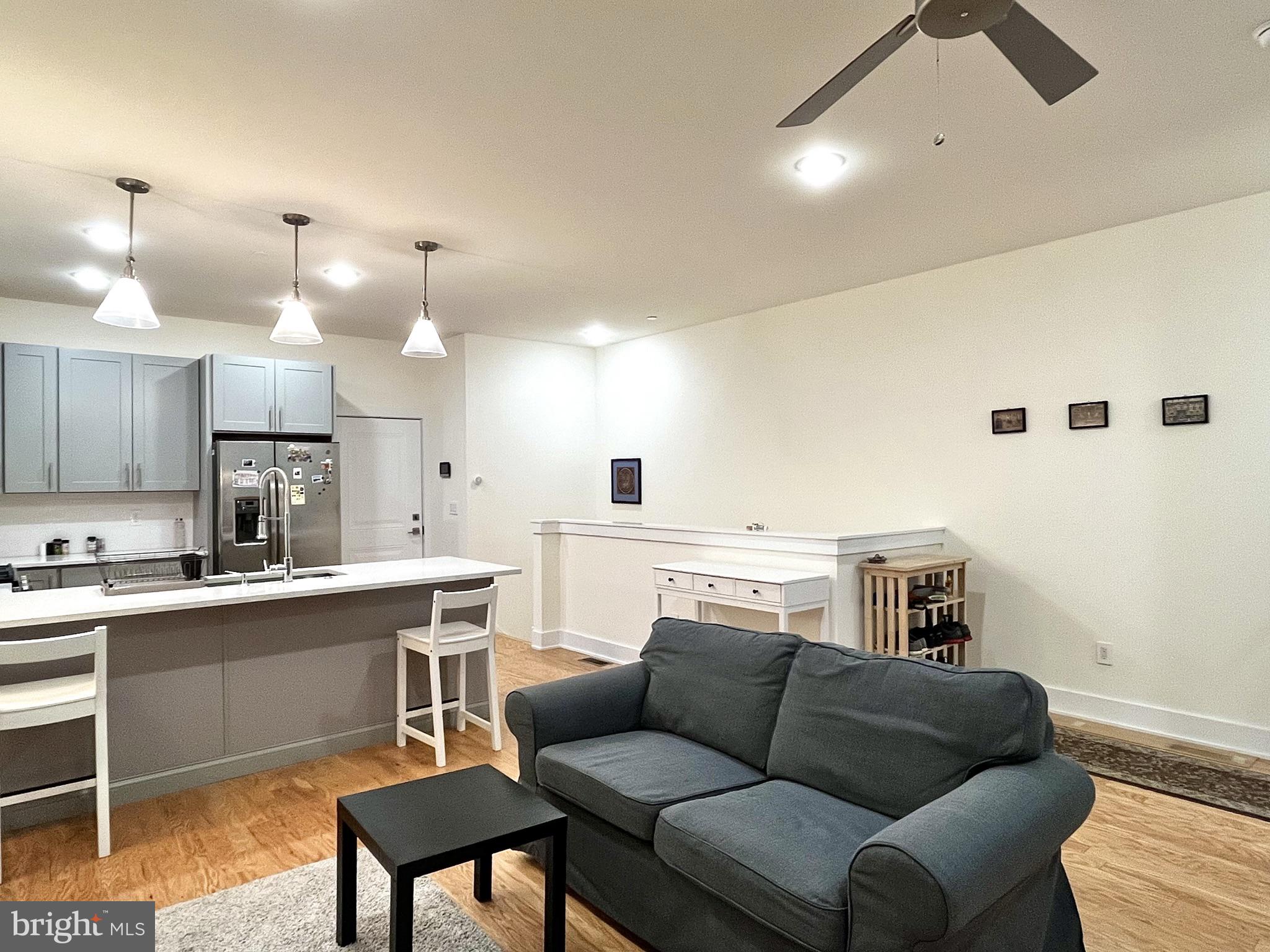 512 W MONTGOMERY AVE #1
