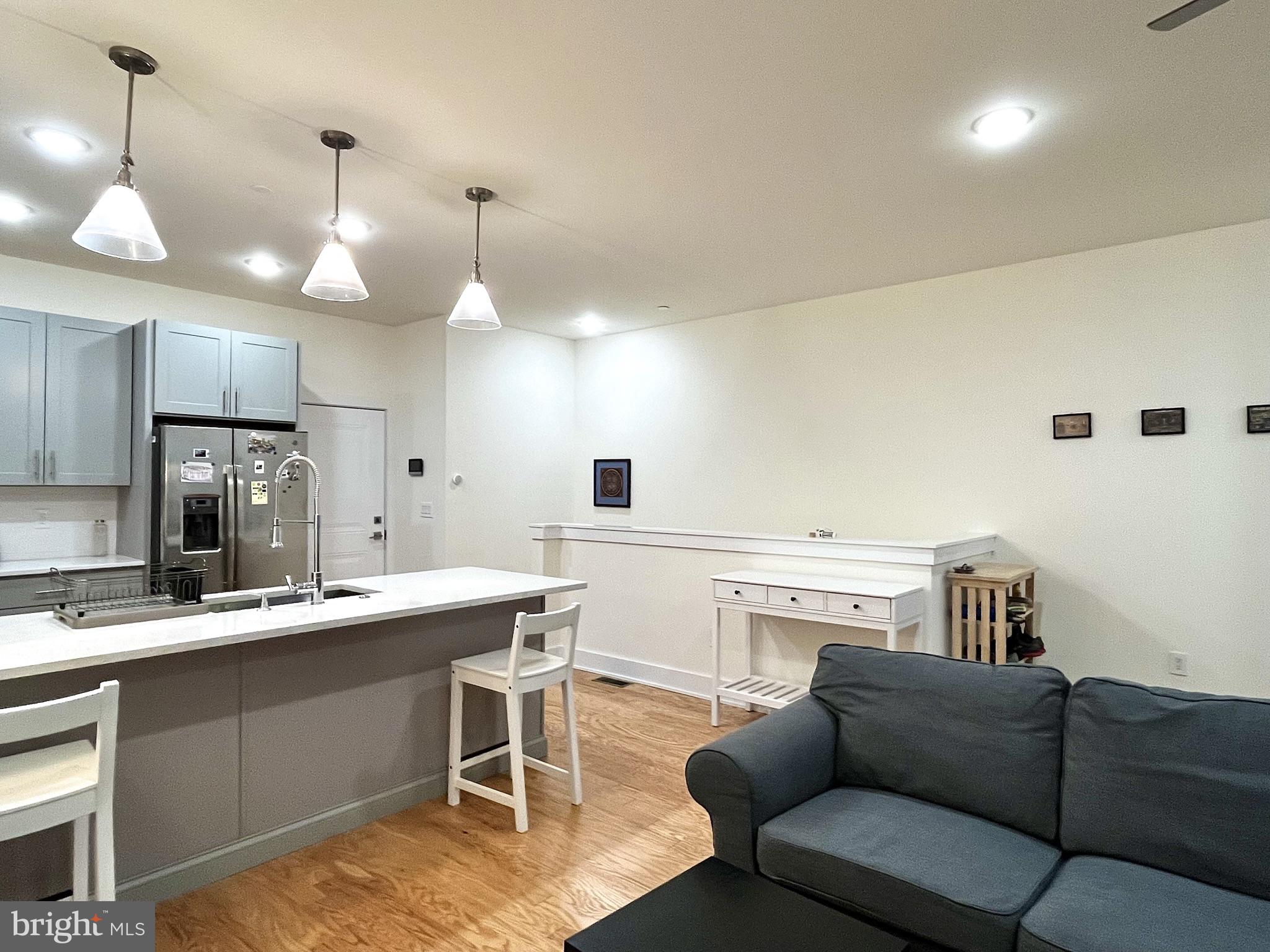 512 W MONTGOMERY AVE #1