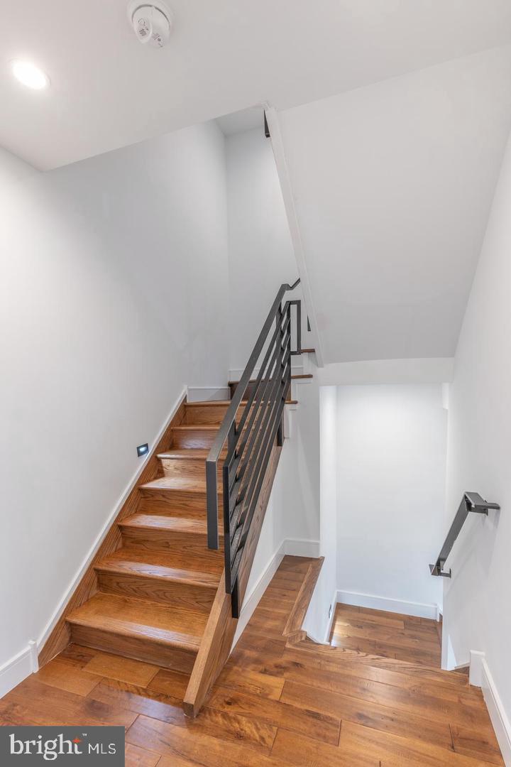 1111 E Dunton St