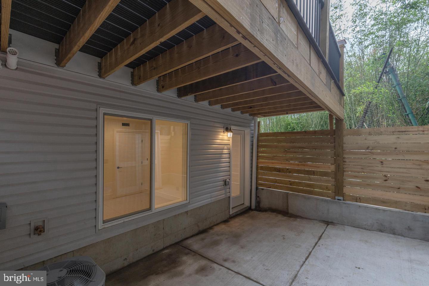 1111 E Dunton St