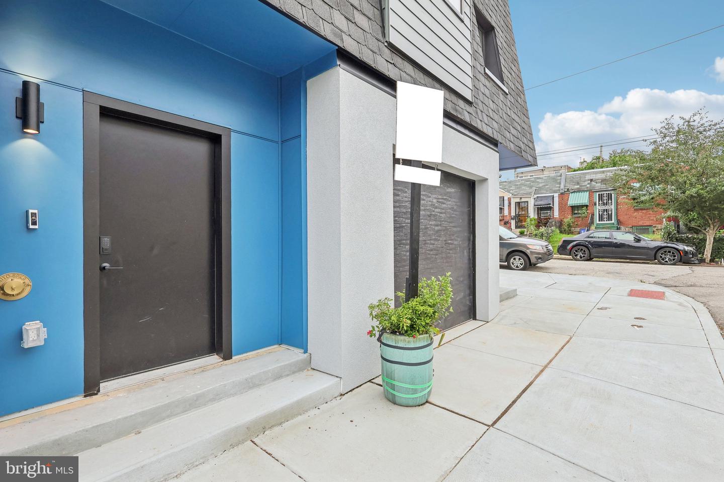 W Lippincott St
