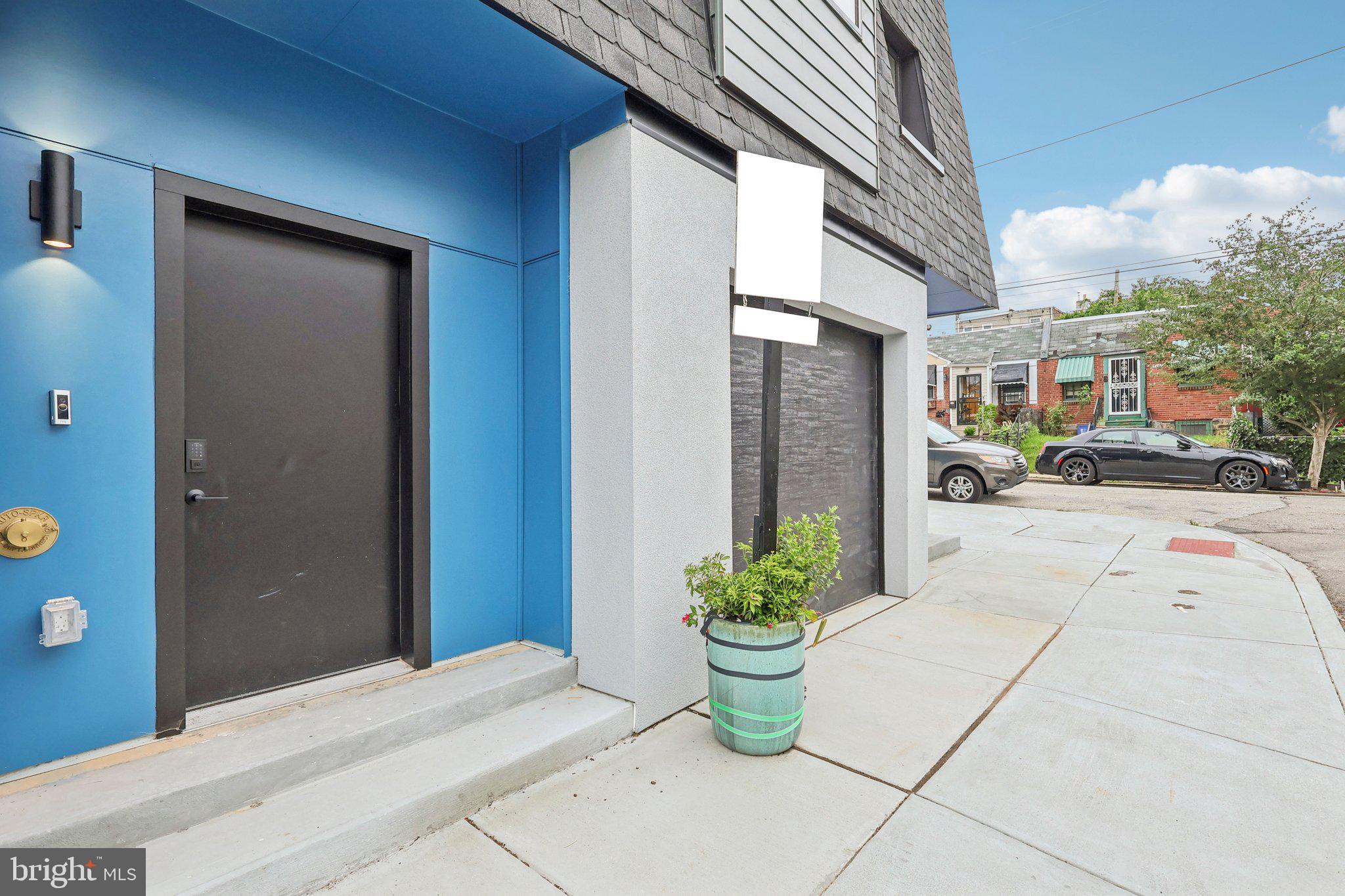 W Lippincott St