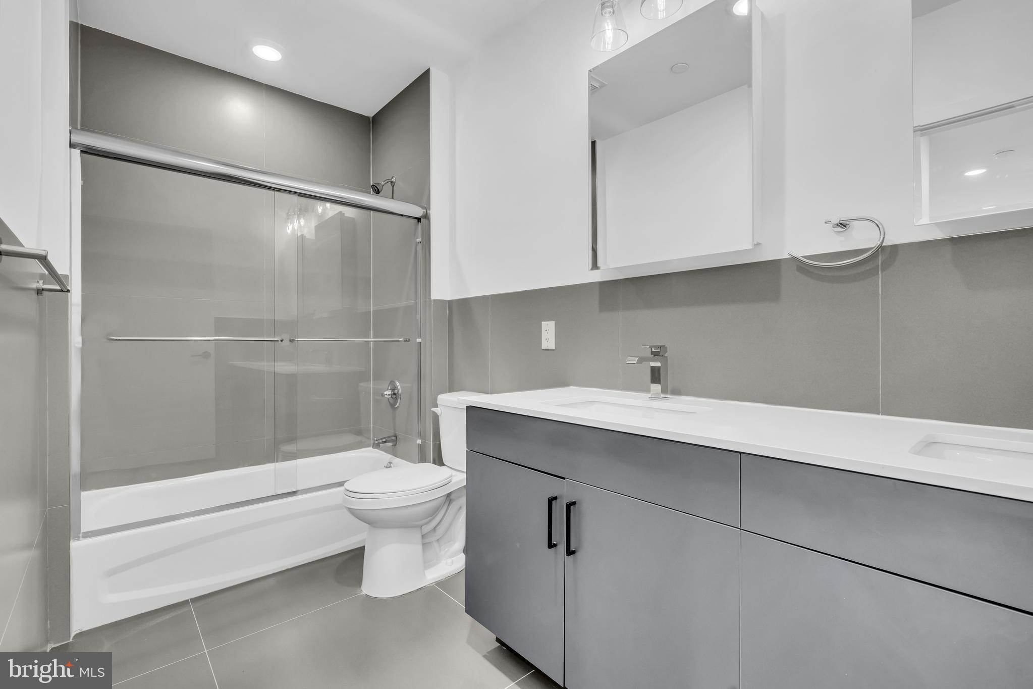 330 CECIL B MOORE AVE #404