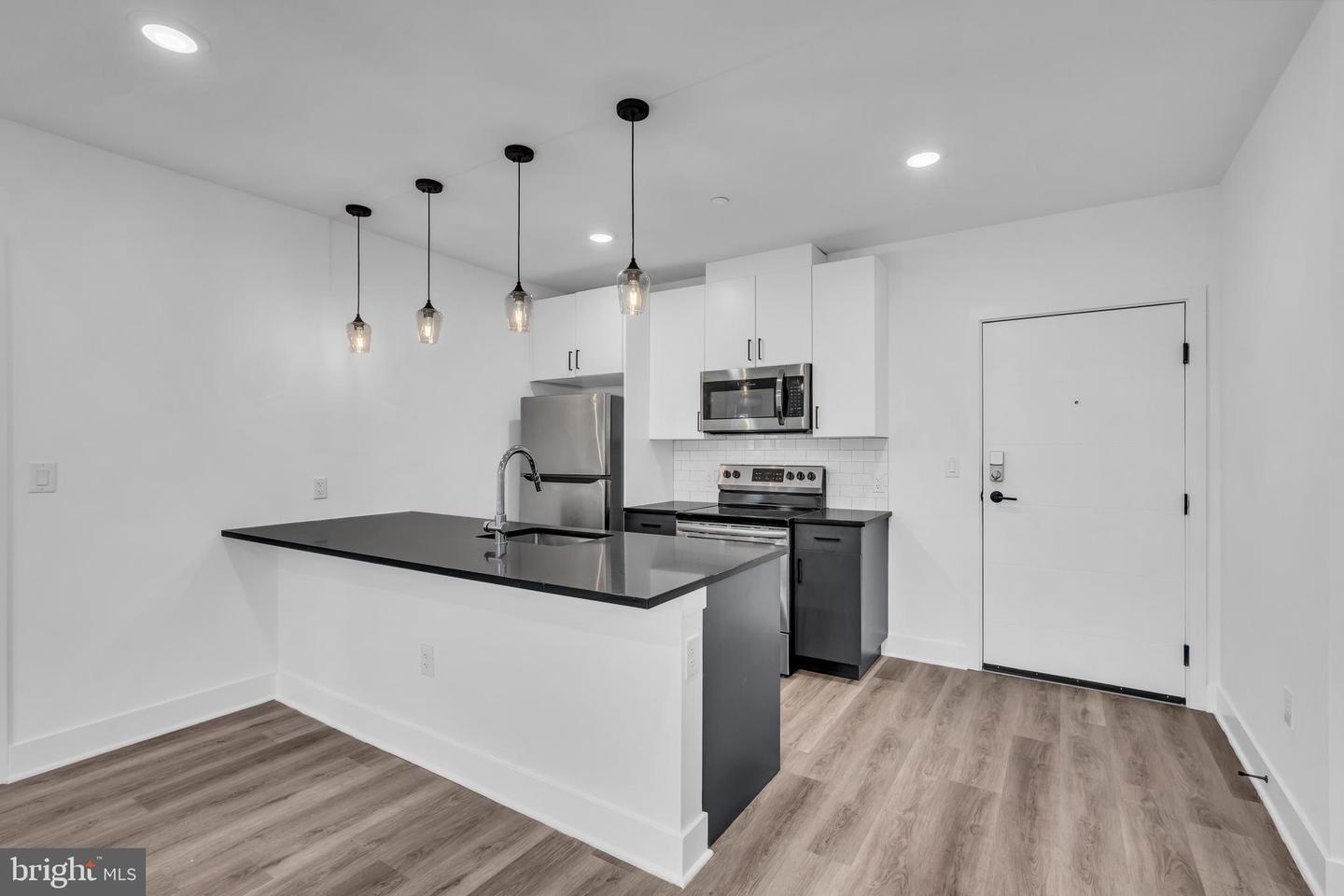 330 CECIL B MOORE AVE #404