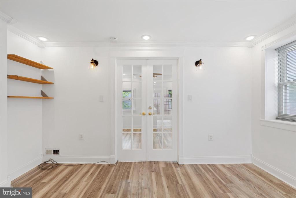 2621 Sepviva St