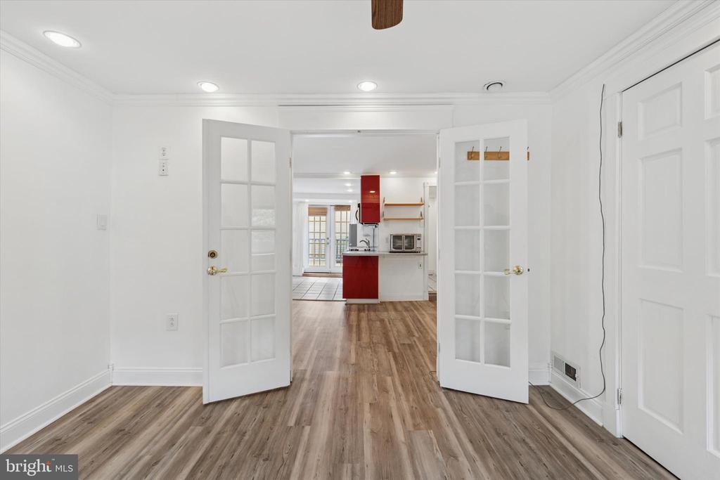 2621 Sepviva St