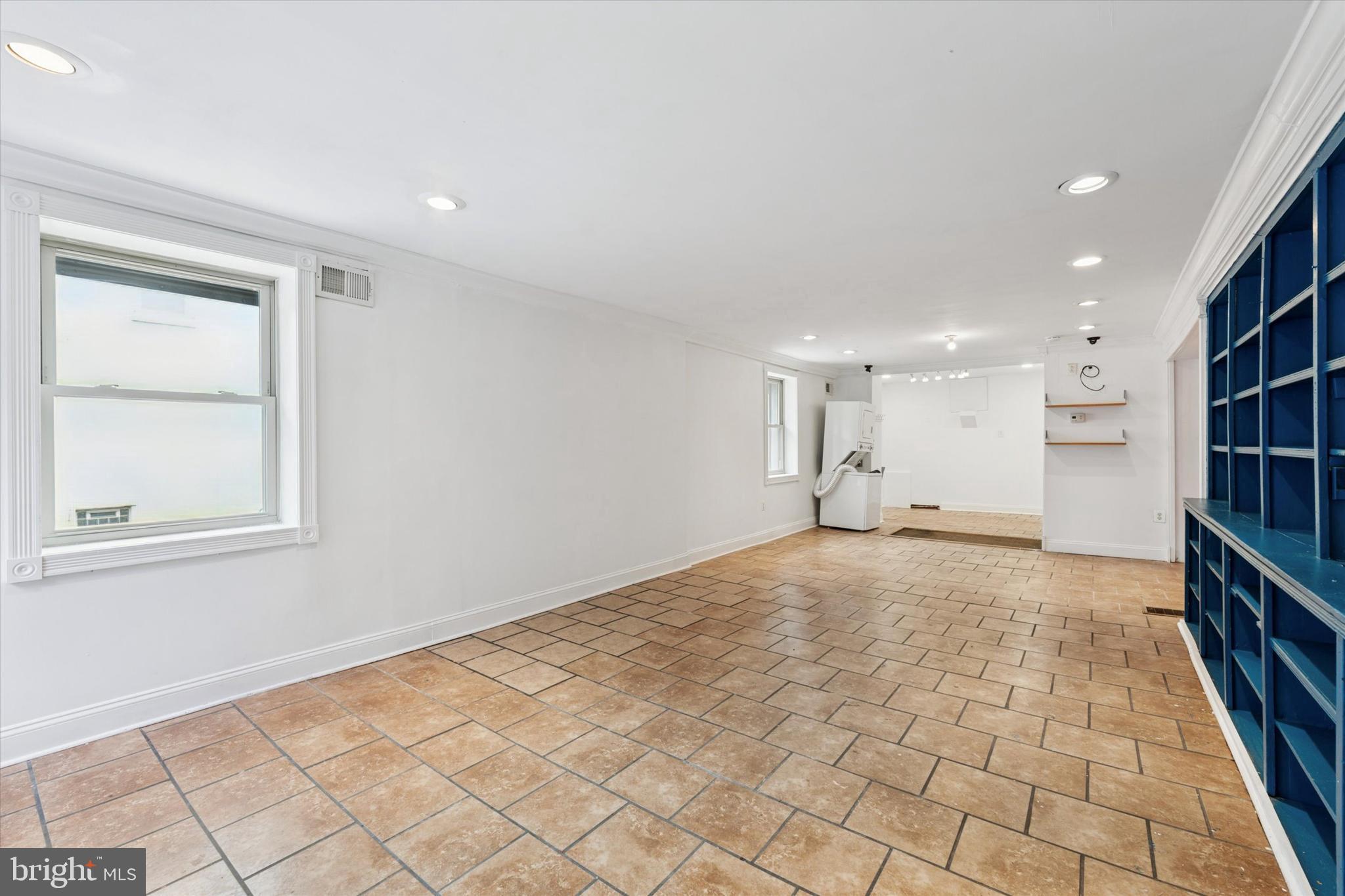 2621 Sepviva St
