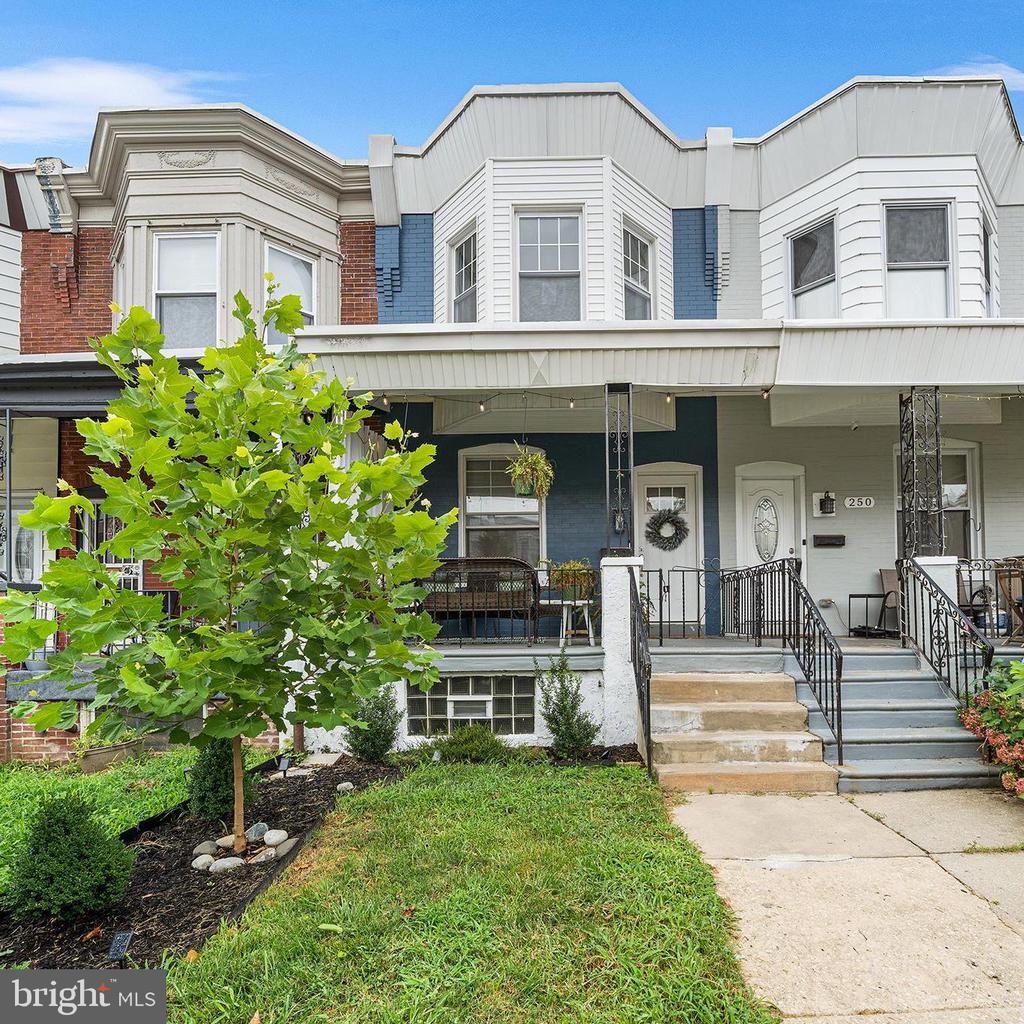 252 E Slocum St
