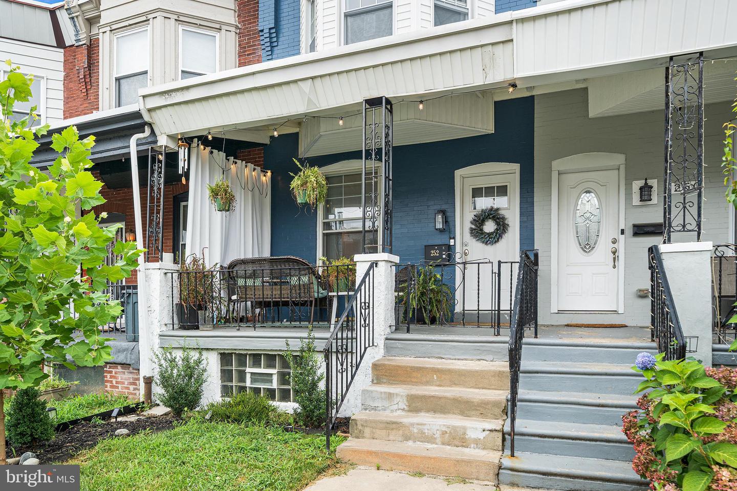 252 E Slocum St
