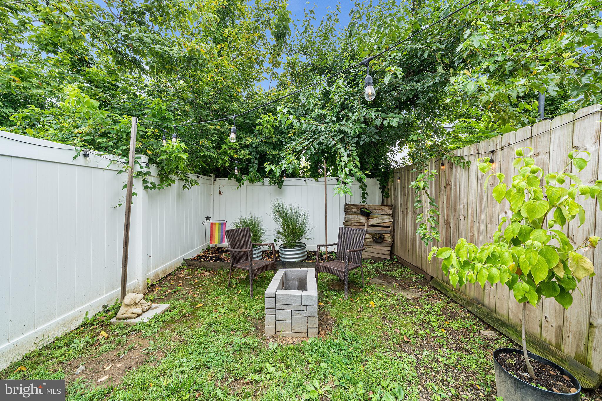 252 E Slocum St