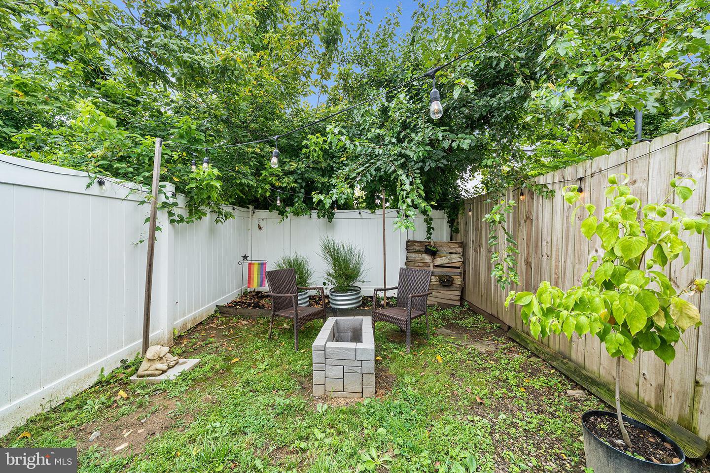 252 E Slocum St