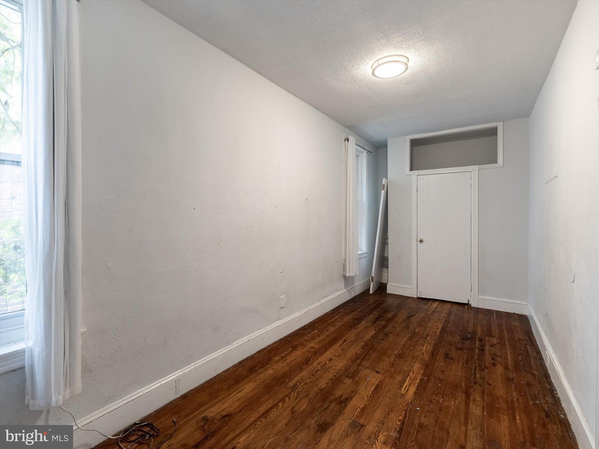 242 W BERKLEY