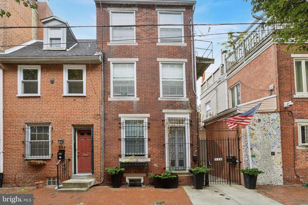 536 MONTROSE STREET B