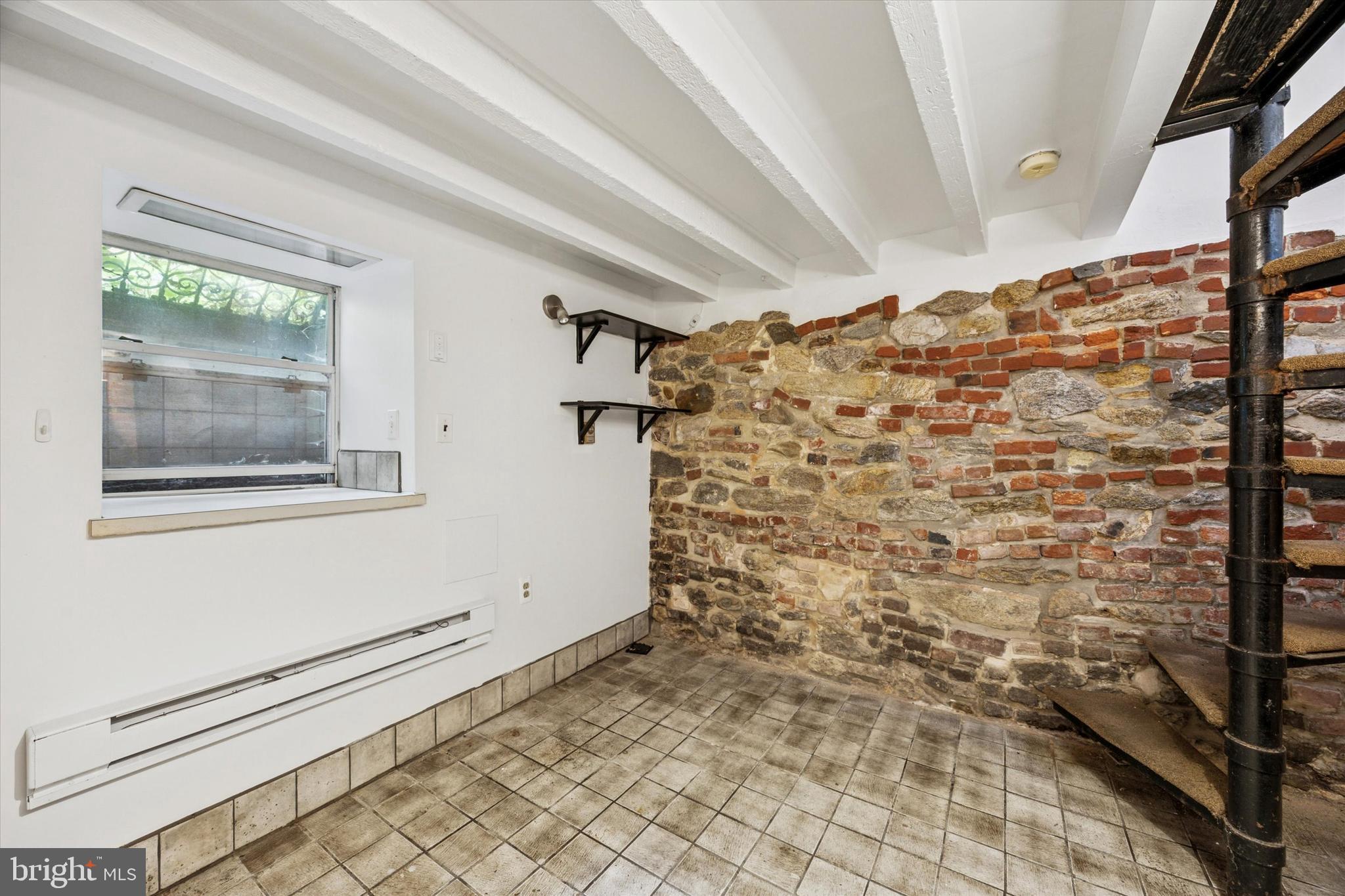 536 MONTROSE STREET B