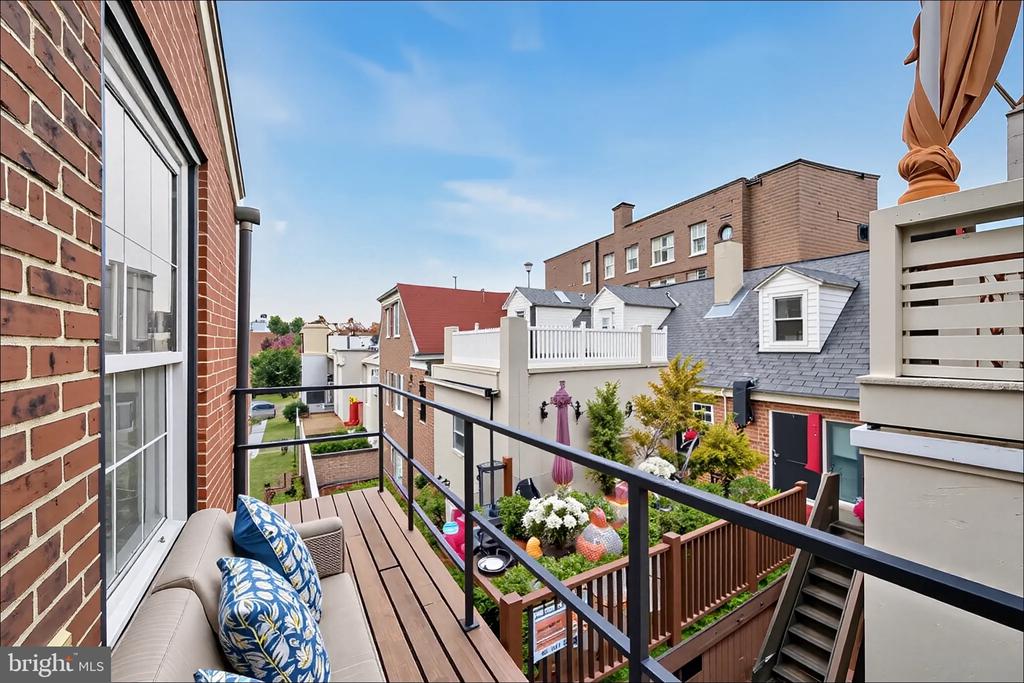 536 MONTROSE STREET B