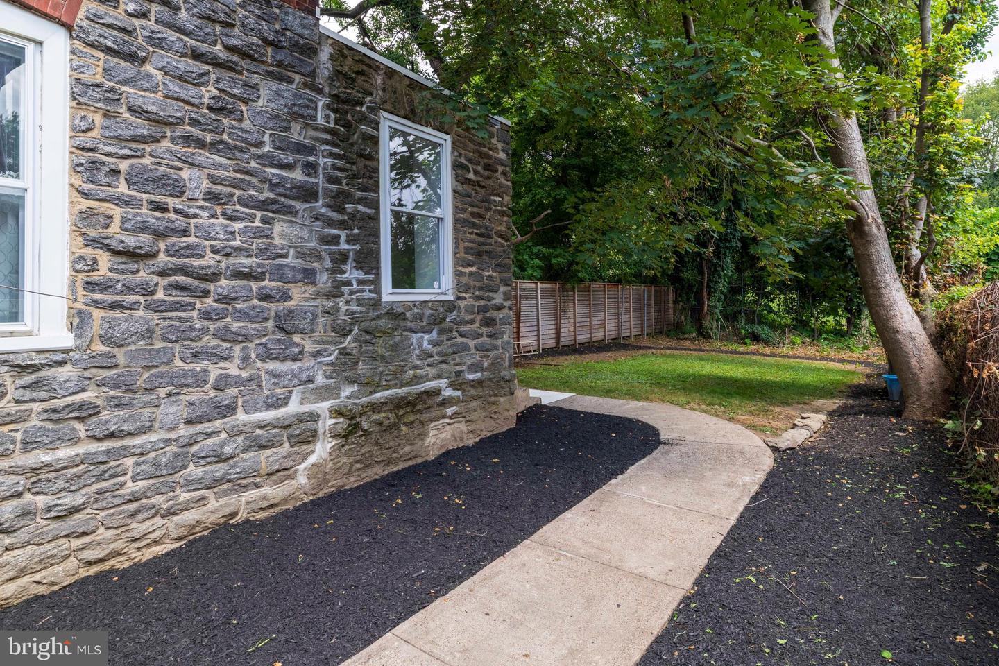 4845 Pulaski Ave
