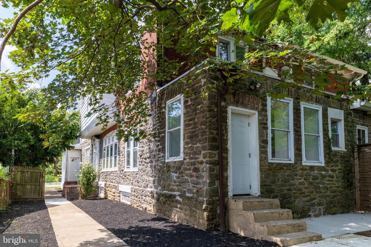 4845 Pulaski Ave
