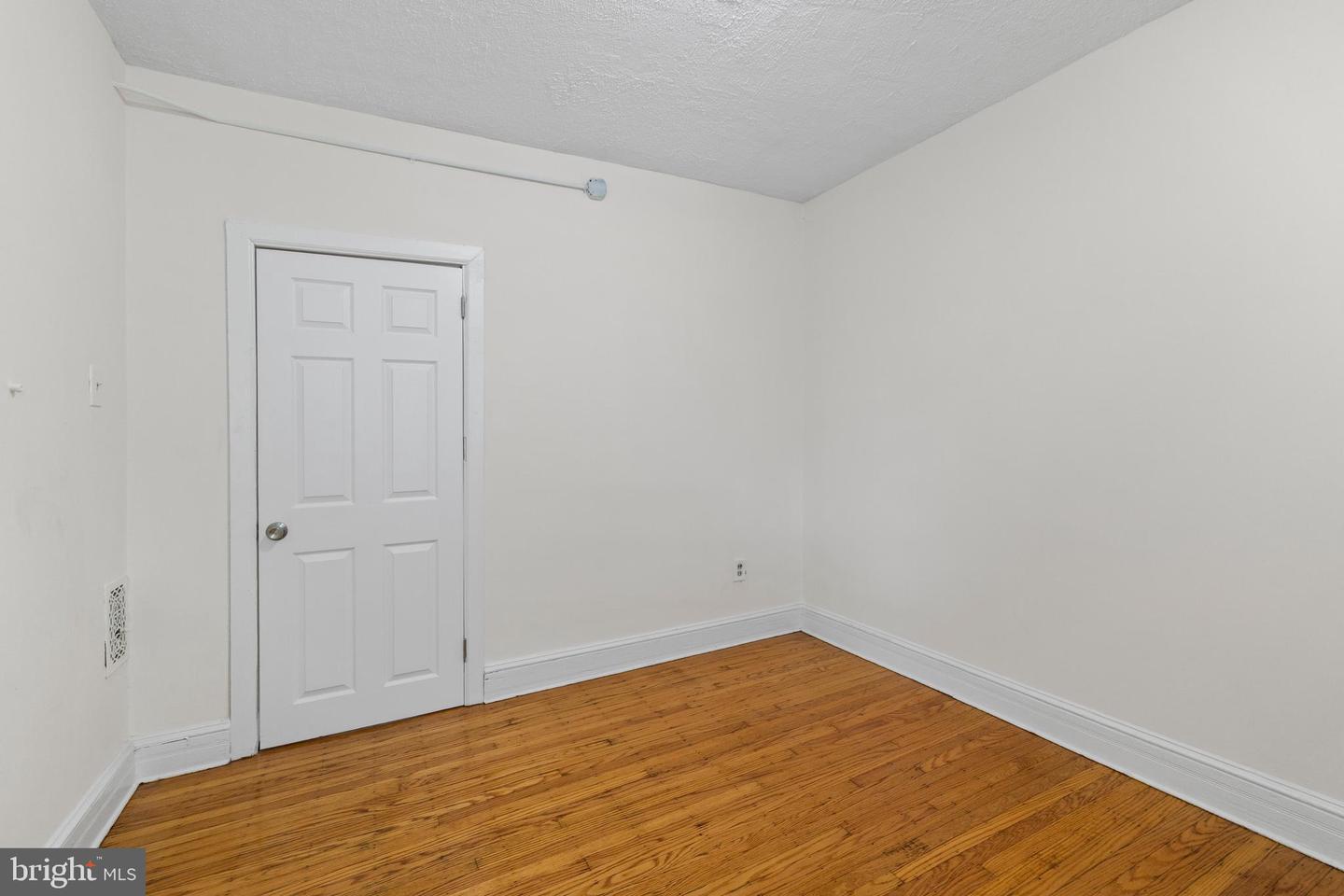 4845 Pulaski Ave