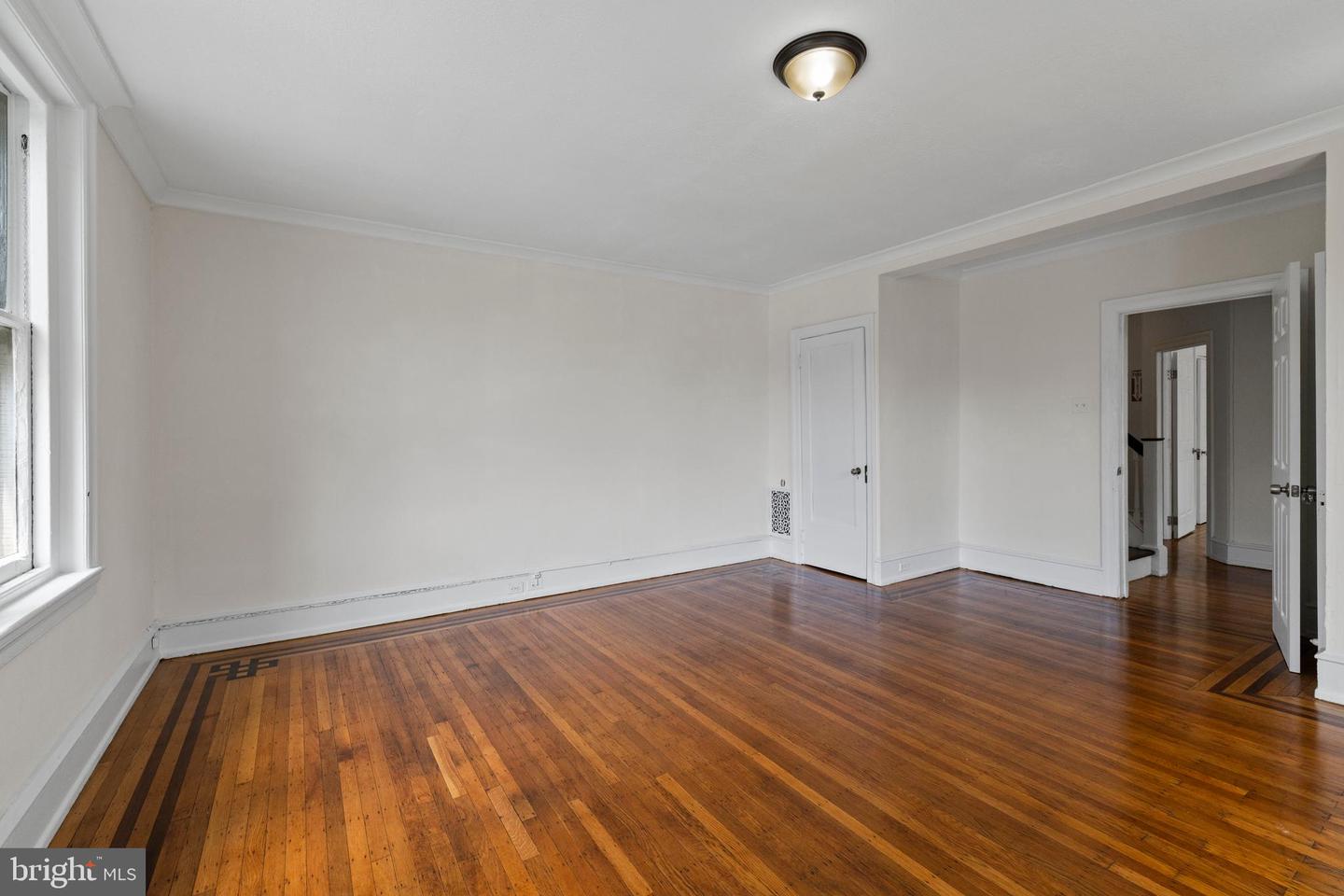 4845 Pulaski Ave