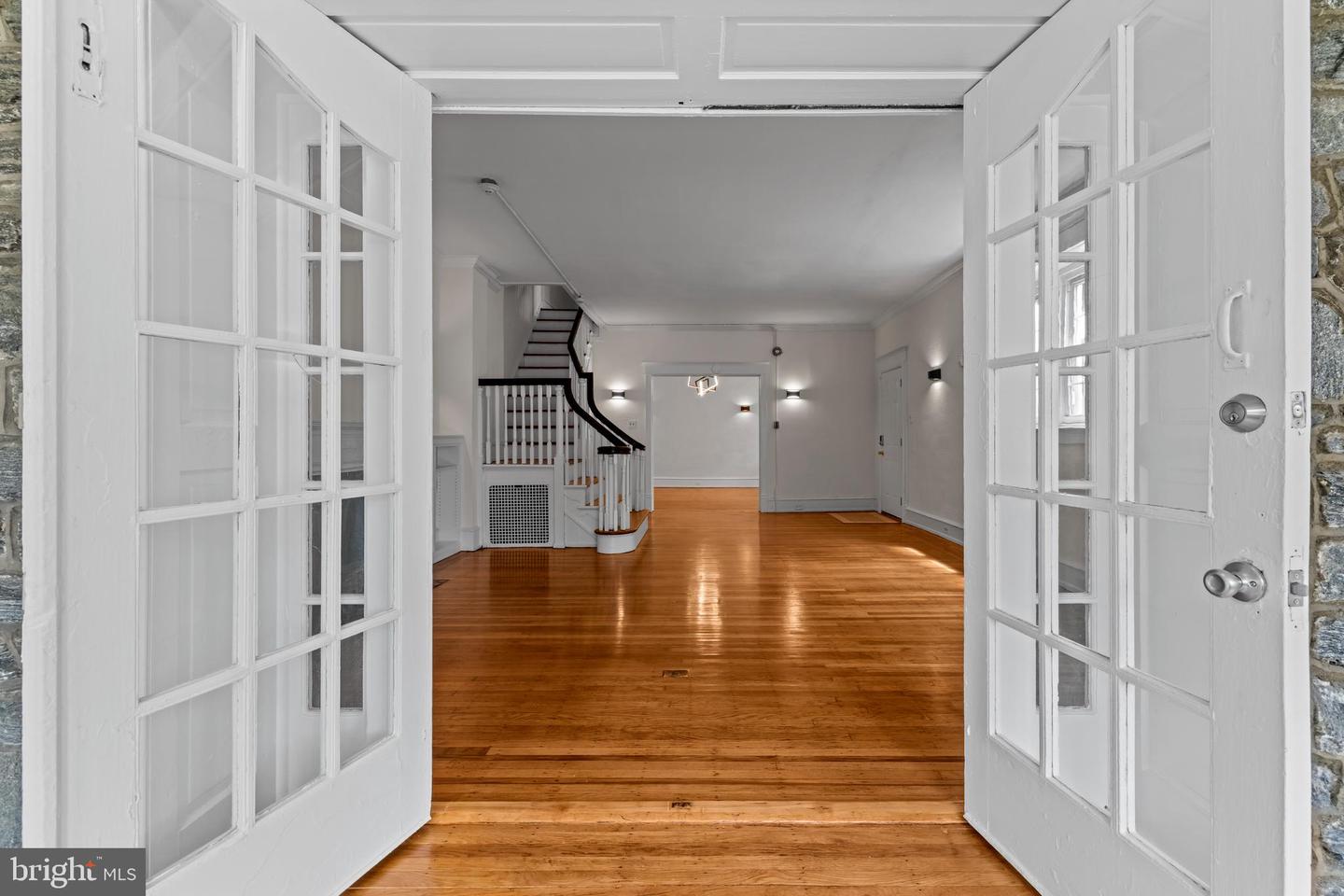 4845 Pulaski Ave