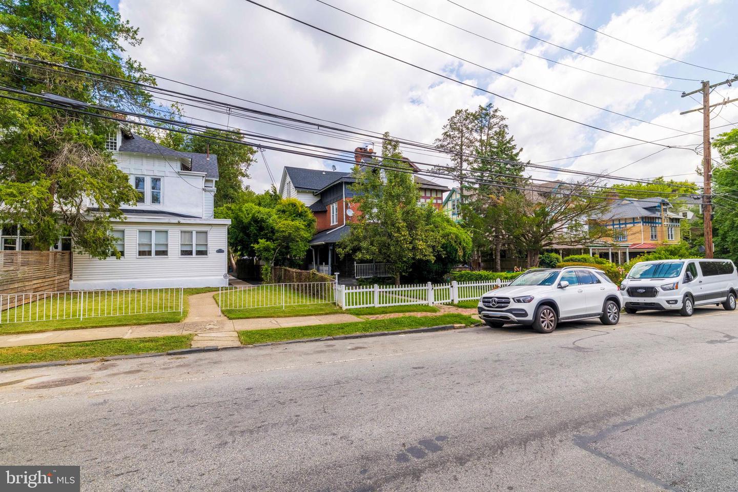 4845 Pulaski Ave