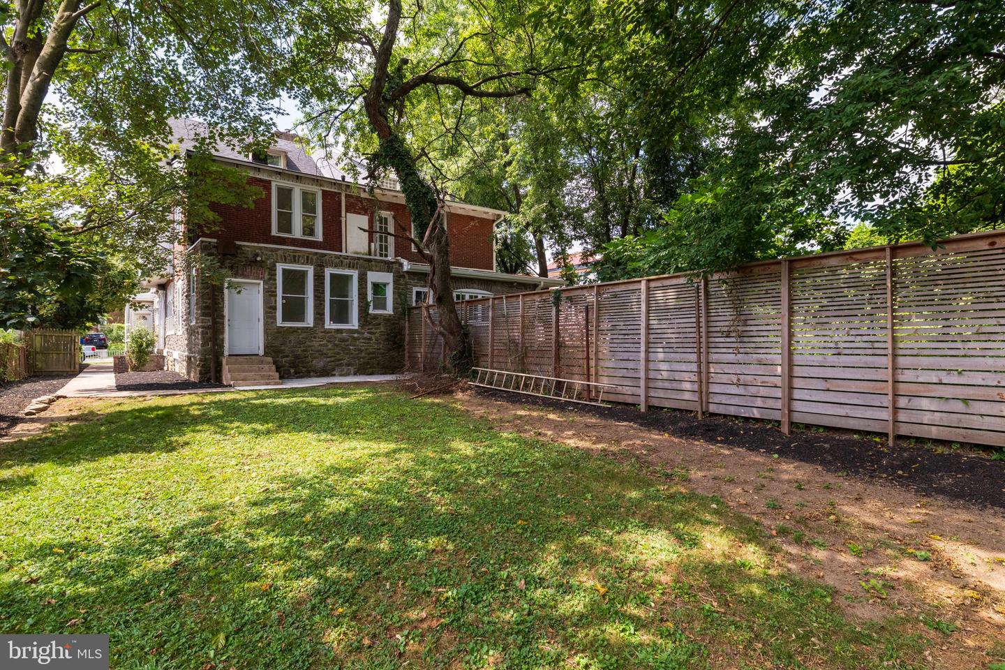 4845 Pulaski Ave