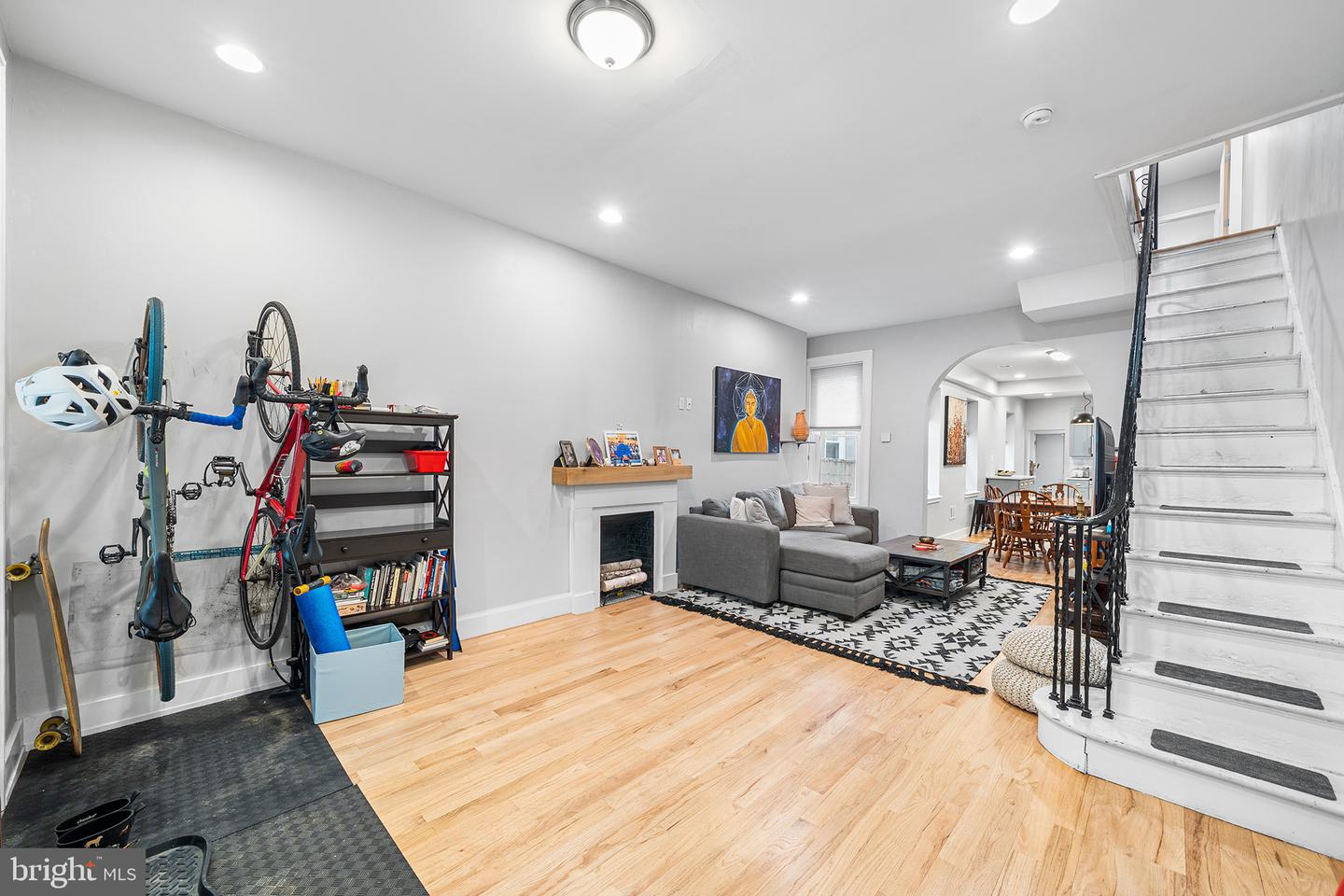 2340 W Thompson St