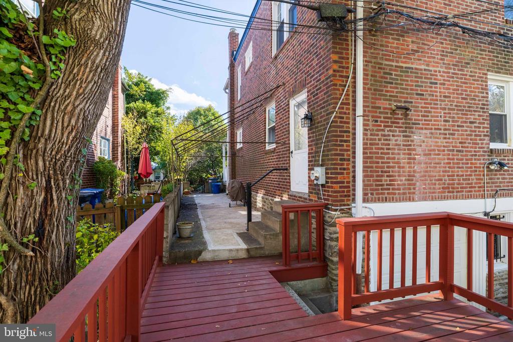 439 W DURHAM STREET