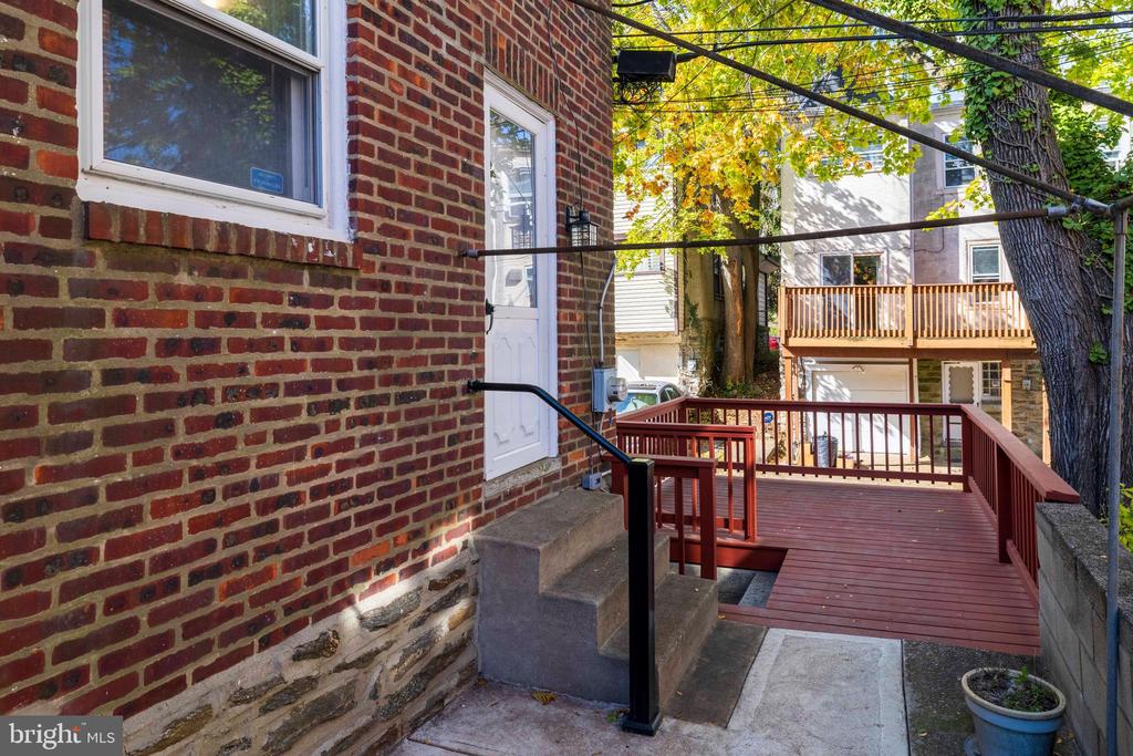 439 W DURHAM STREET
