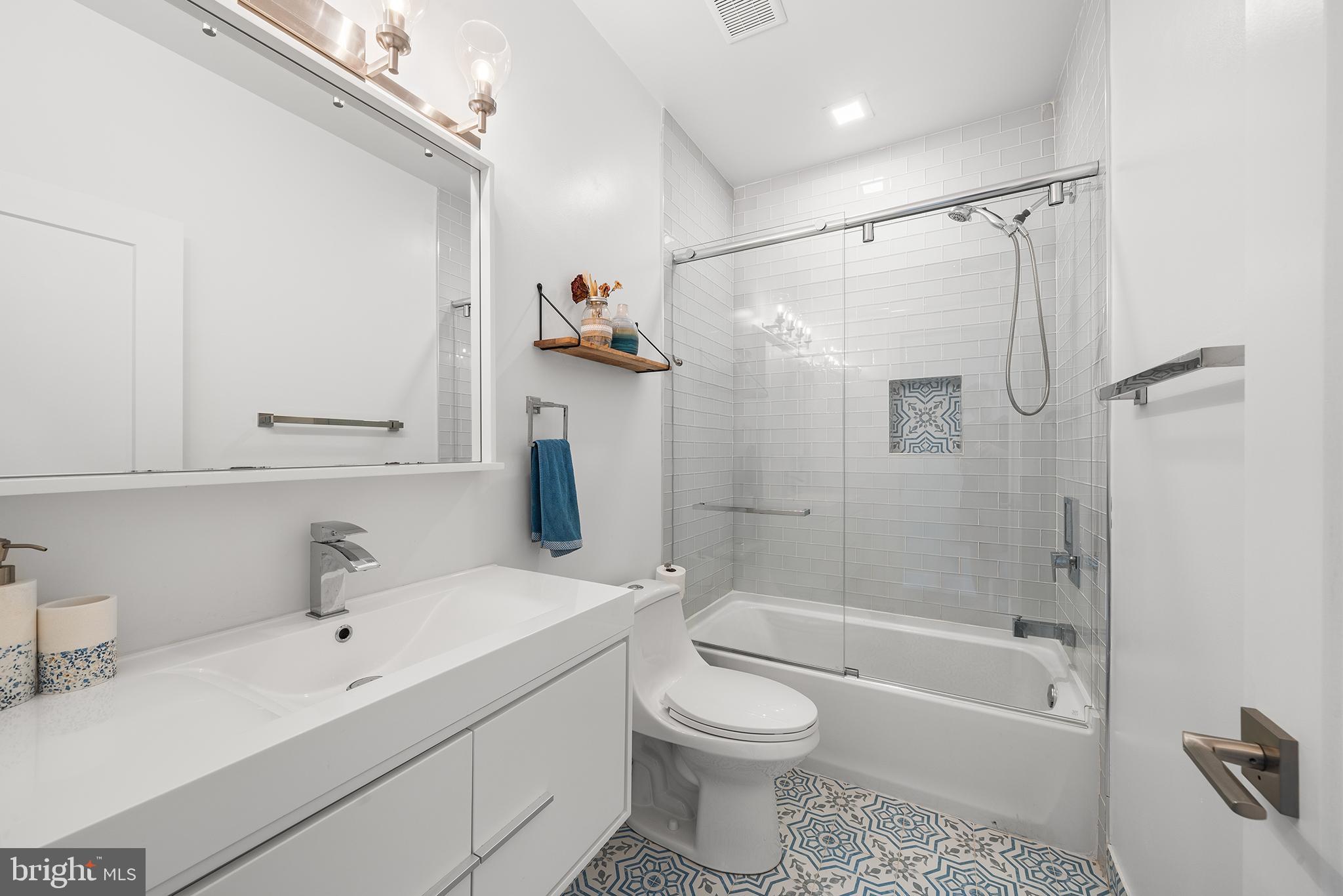2015 Tulip St