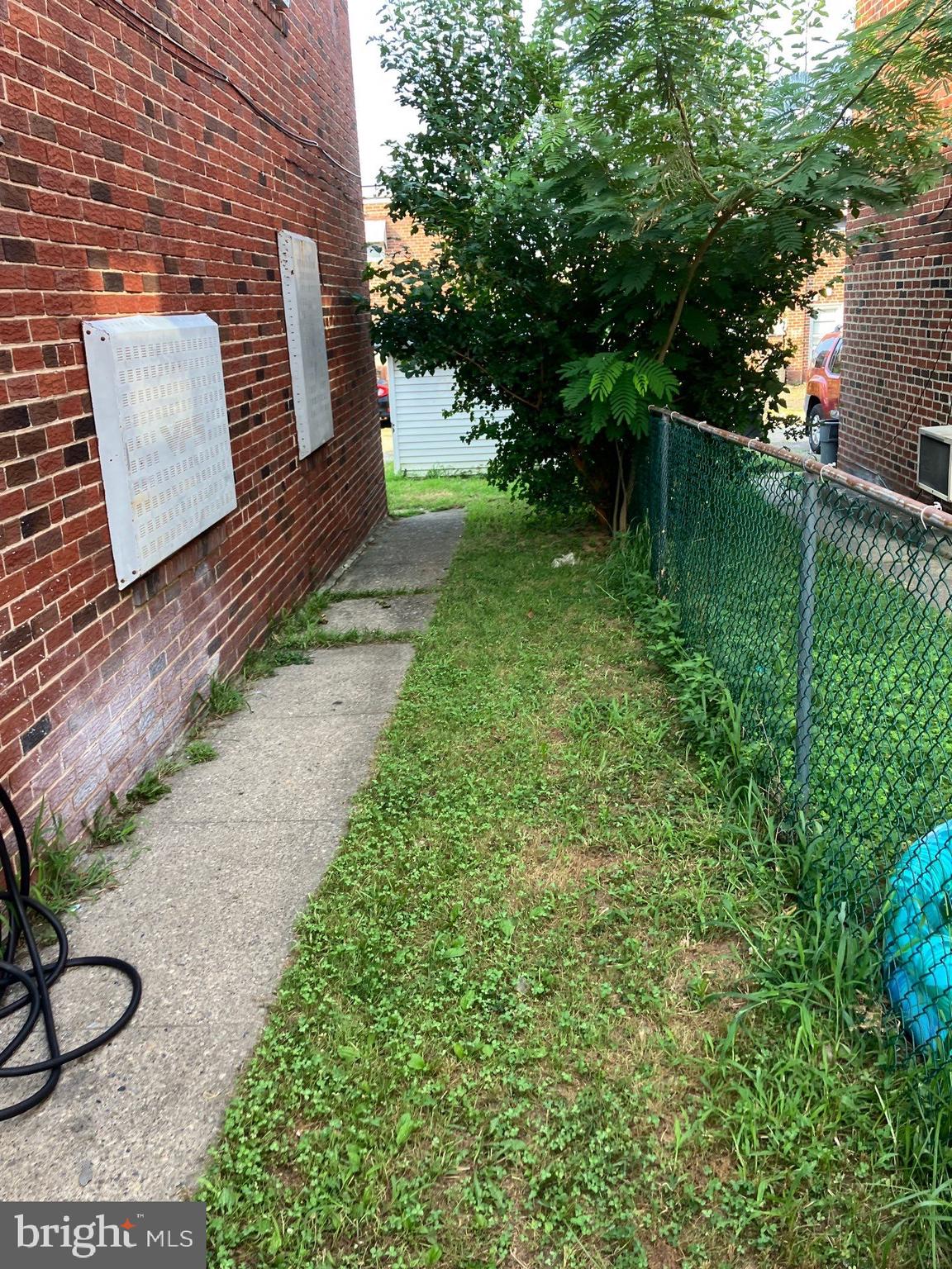 2328 BENSON STREET