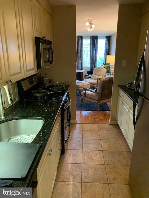 604 S WASHINGTON SQUARE 36 1110