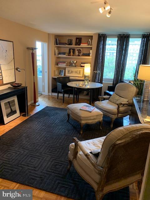 604 S WASHINGTON SQUARE 36 1110