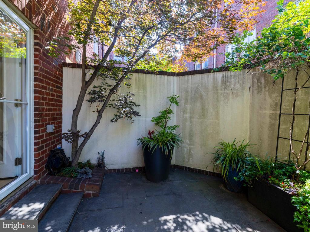 104 LOMBARD STREET