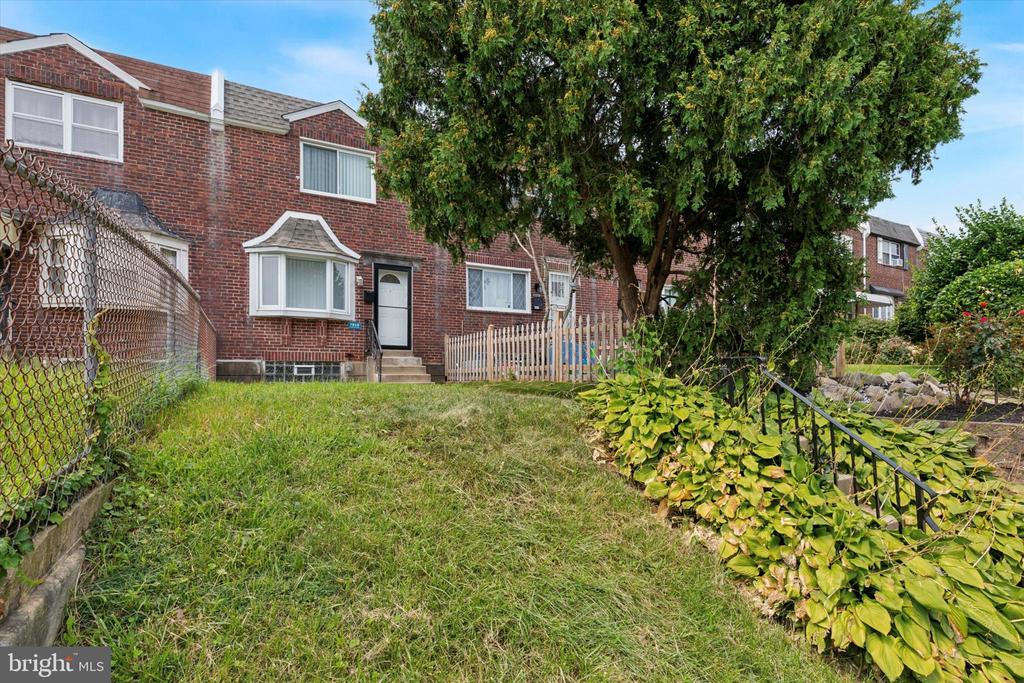 7816 FAYETTE STREET