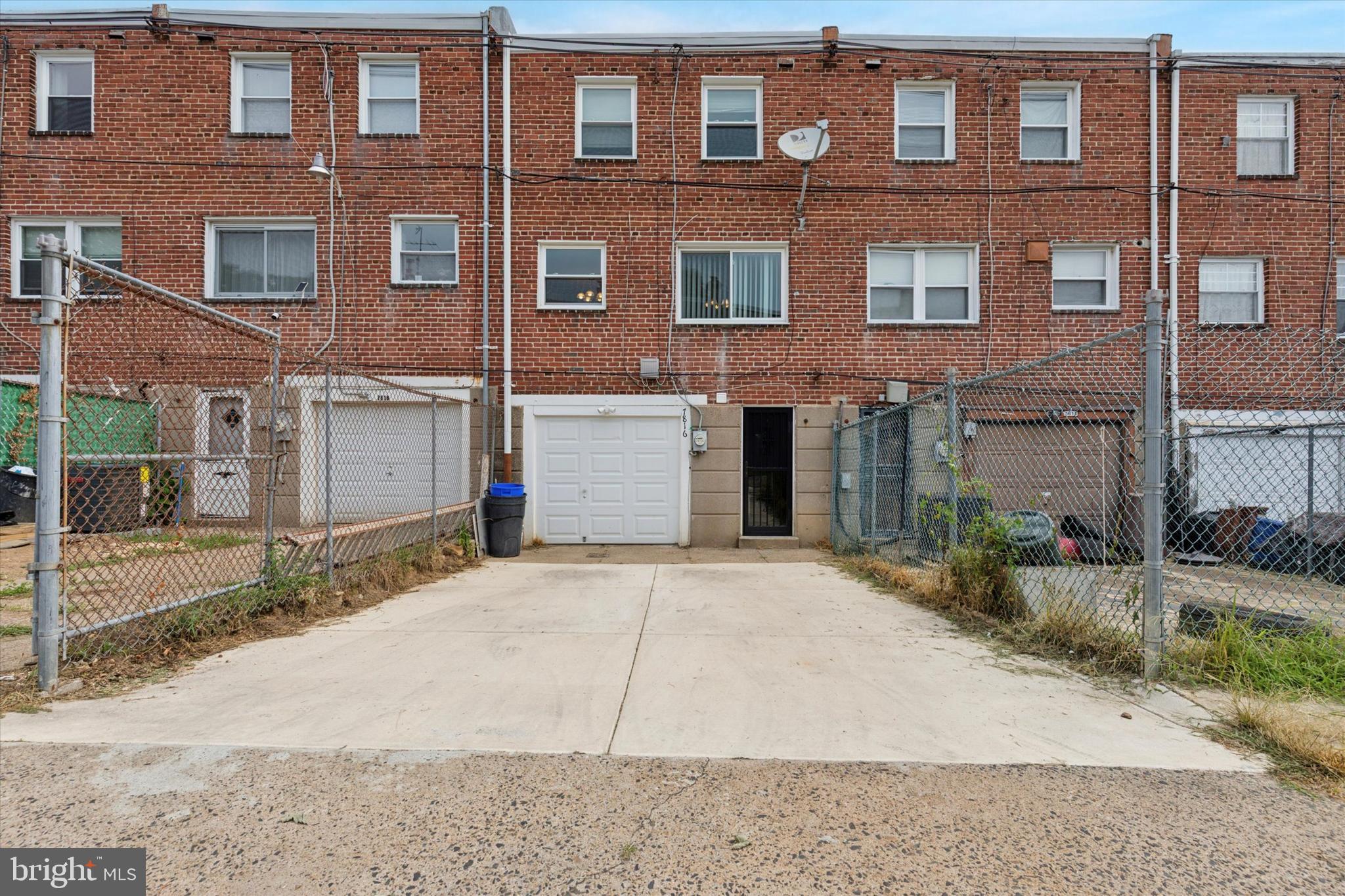 7816 FAYETTE STREET