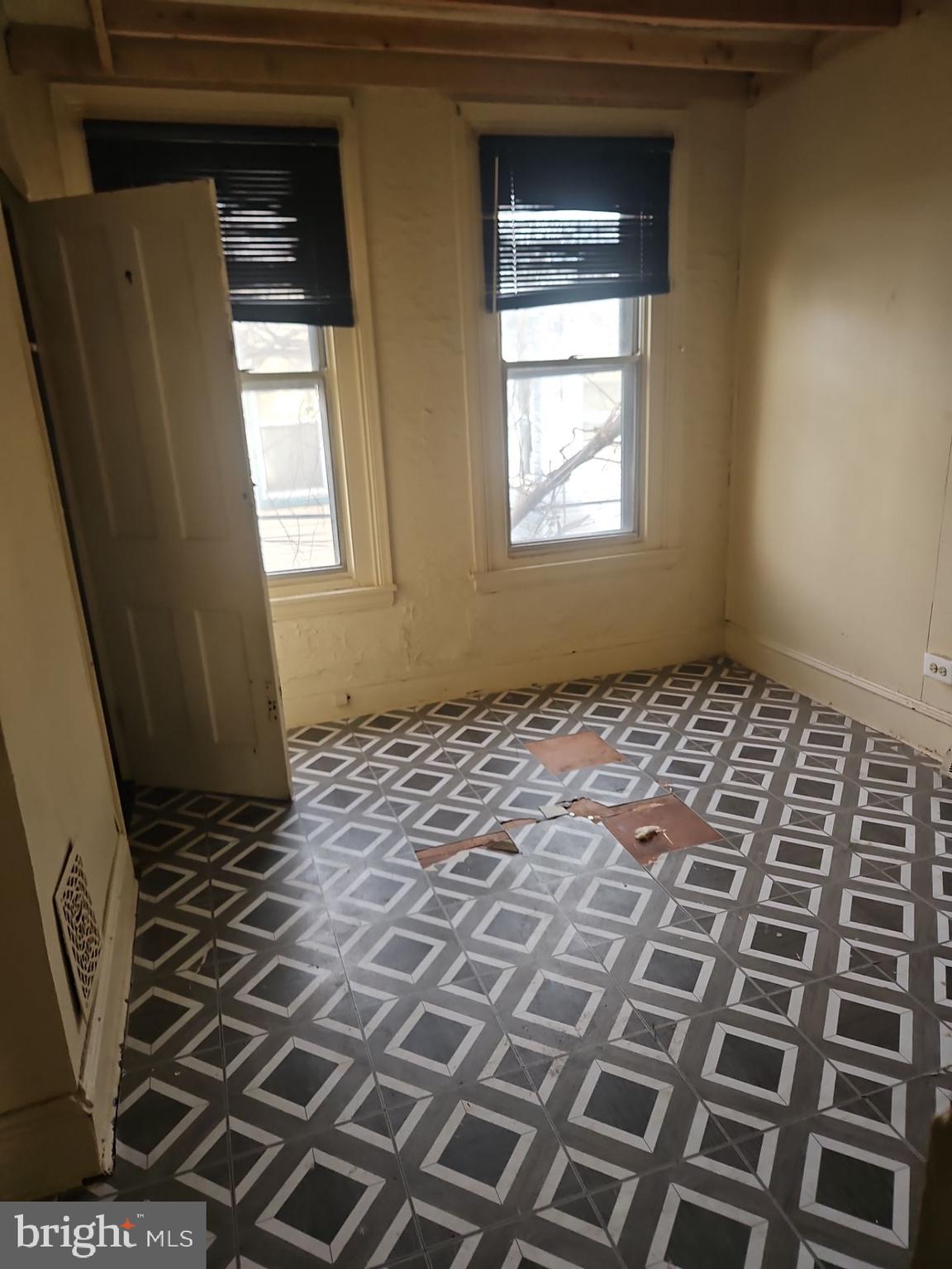 1419 W MAYFIELD STREET