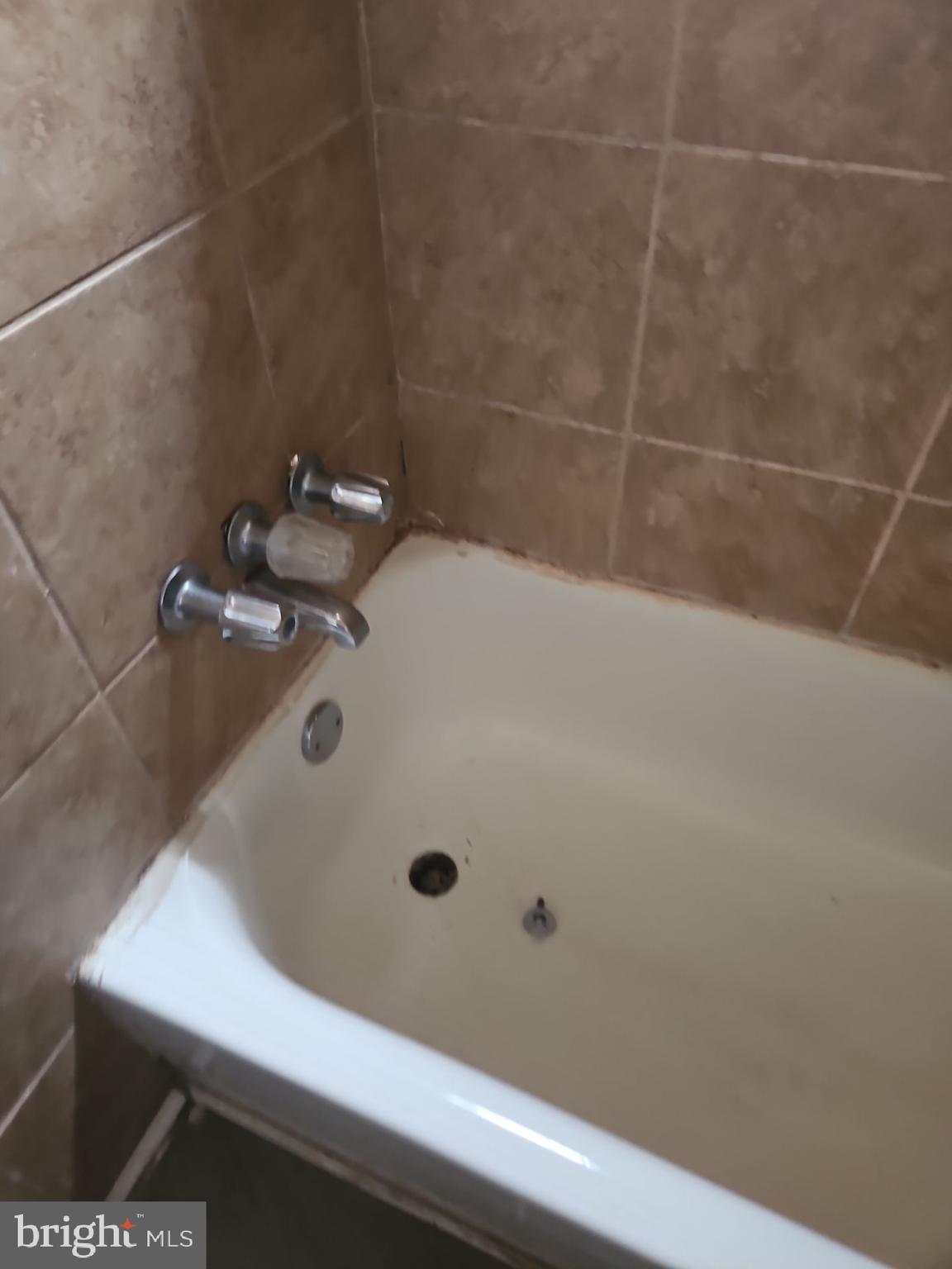 1419 W MAYFIELD STREET