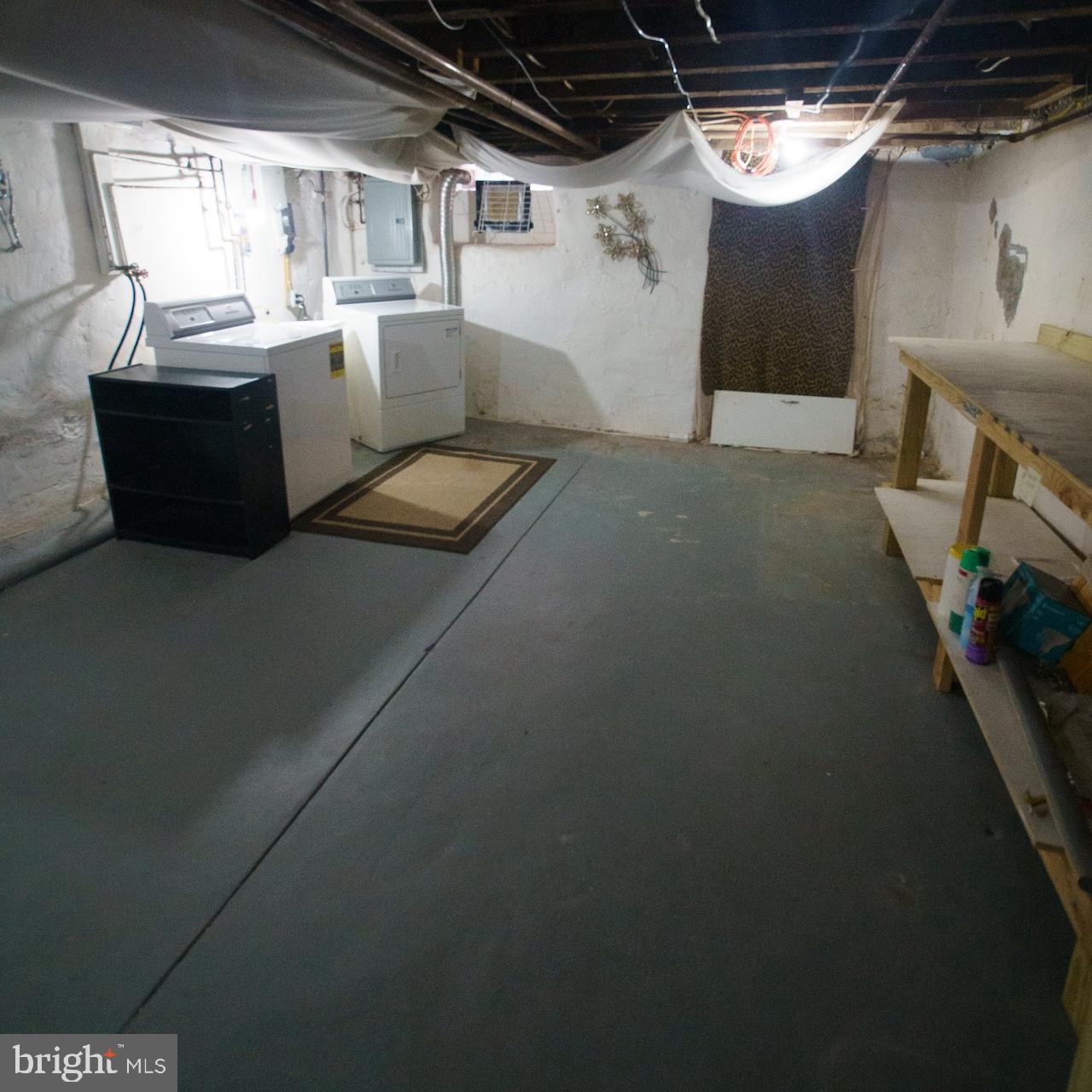 2033 S BUCKNELL STREET