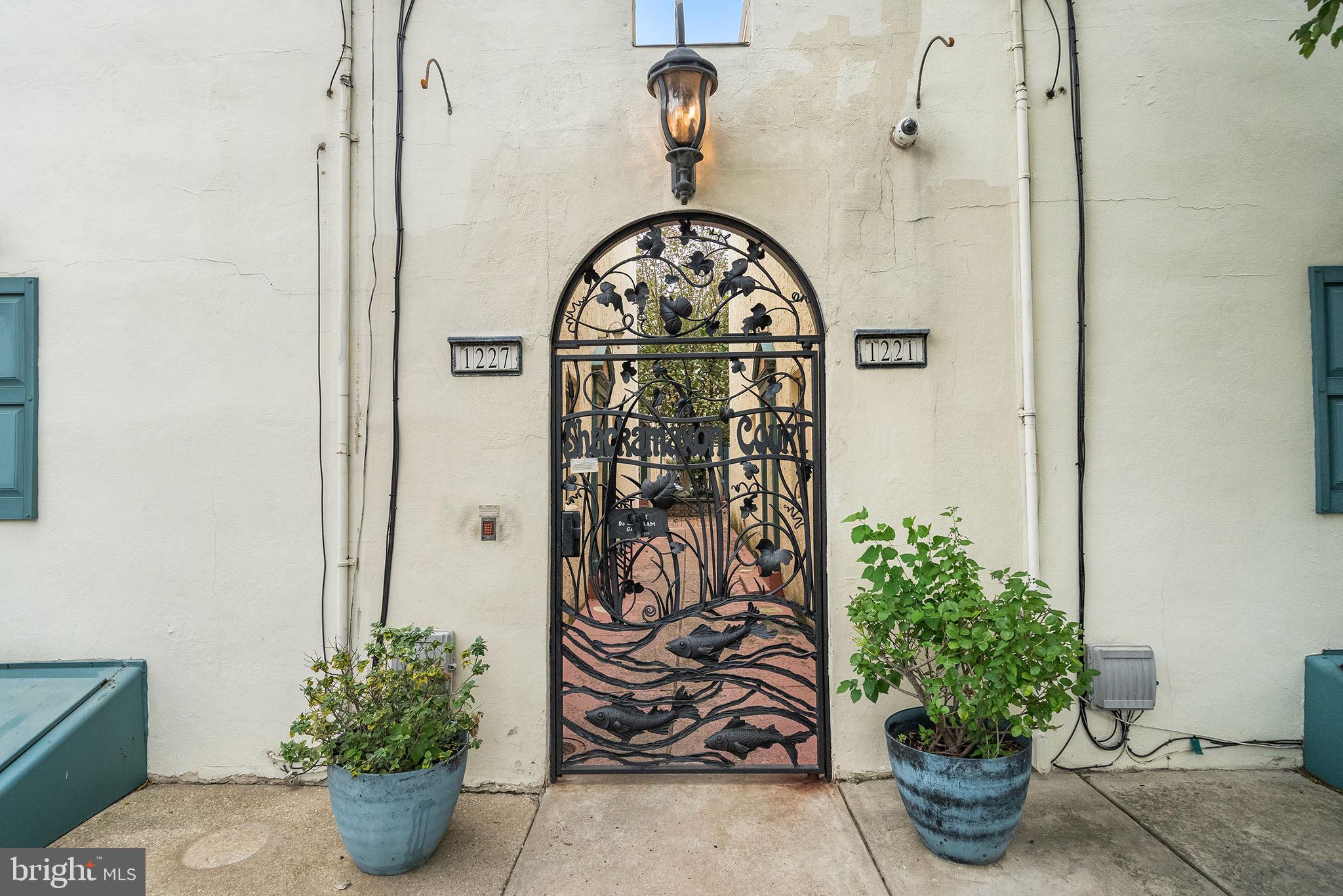 1221 SHACKAMAXON STREET 00 13