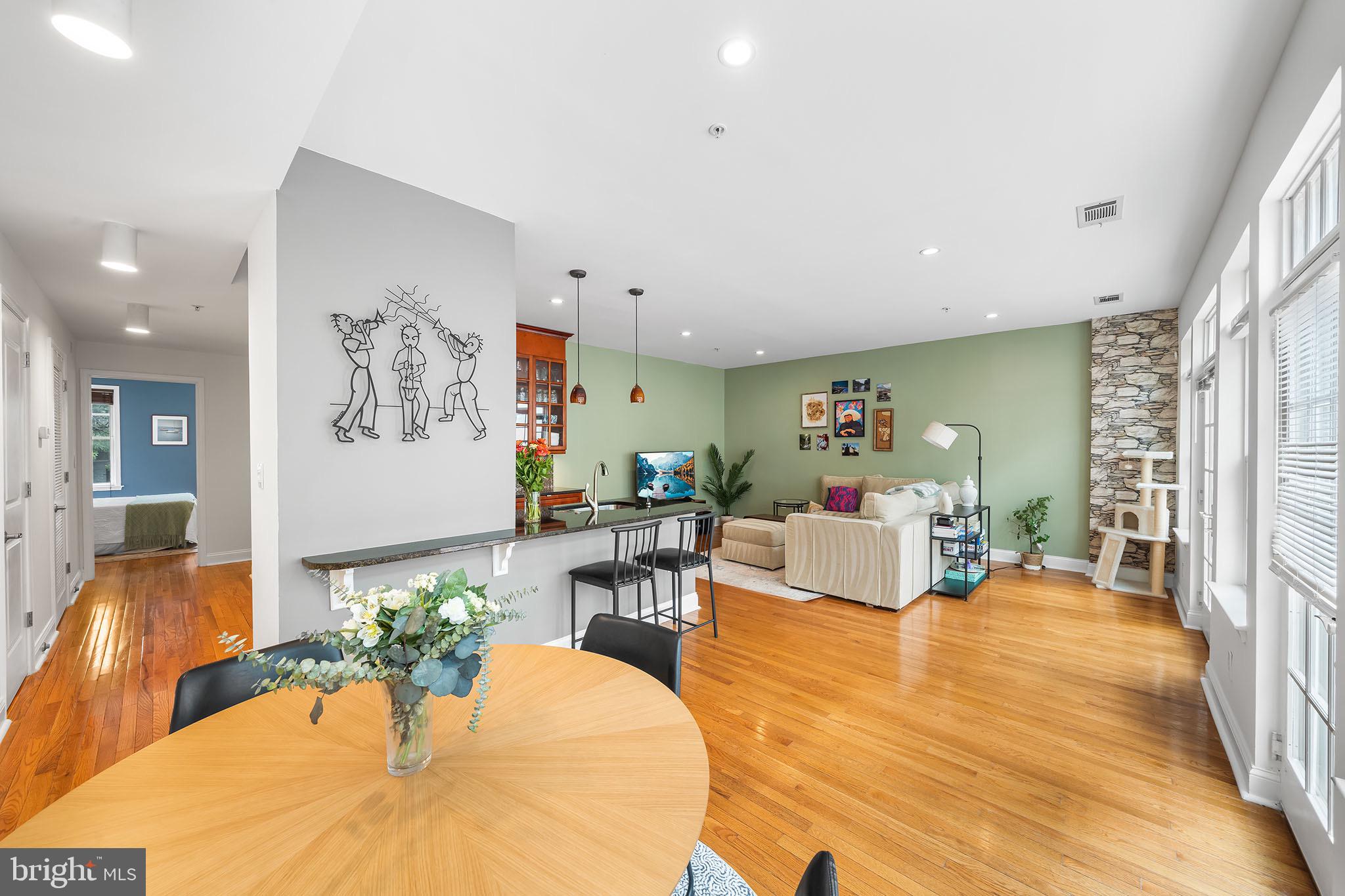 1221 SHACKAMAXON STREET 00 13
