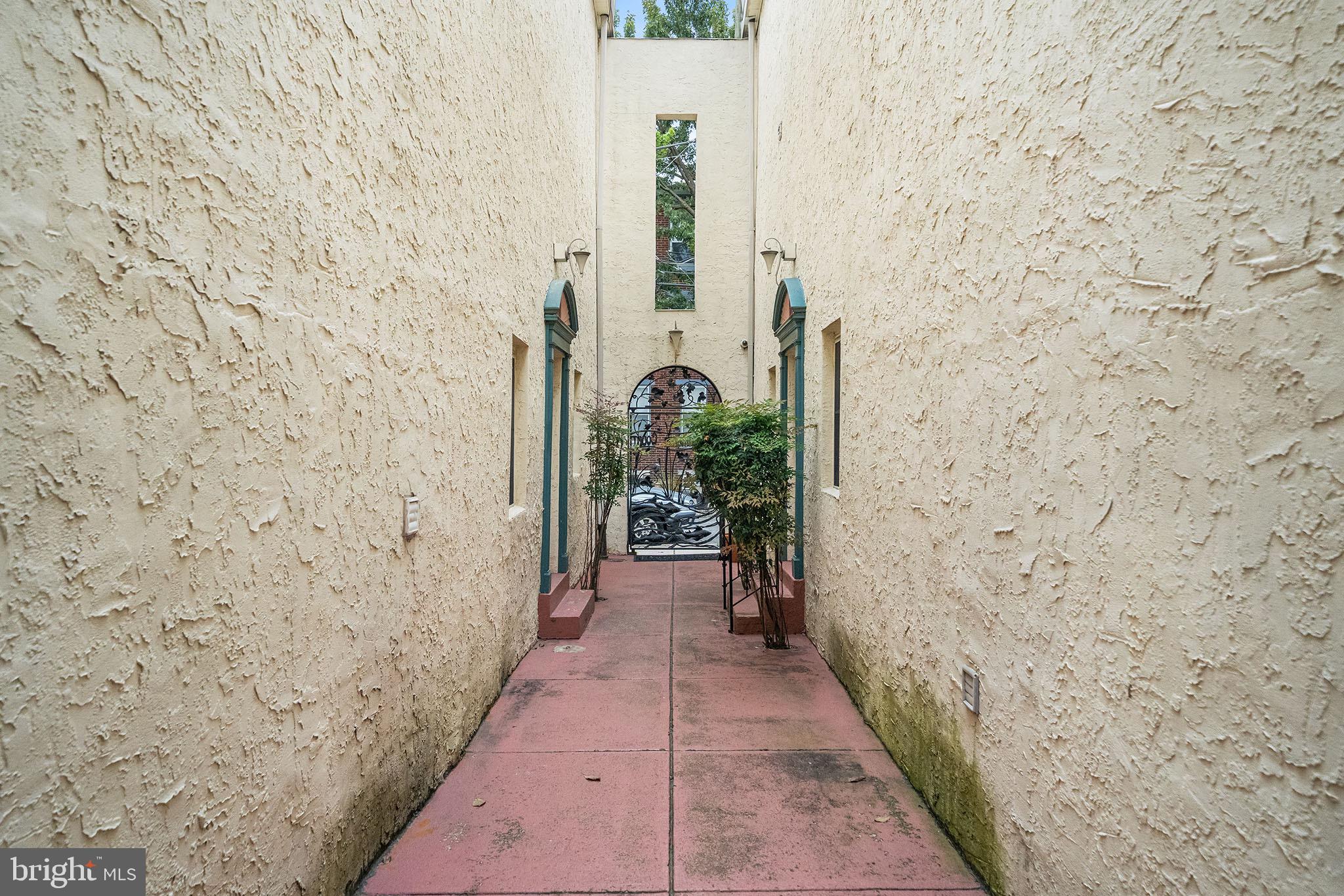 1221 SHACKAMAXON STREET 00 13