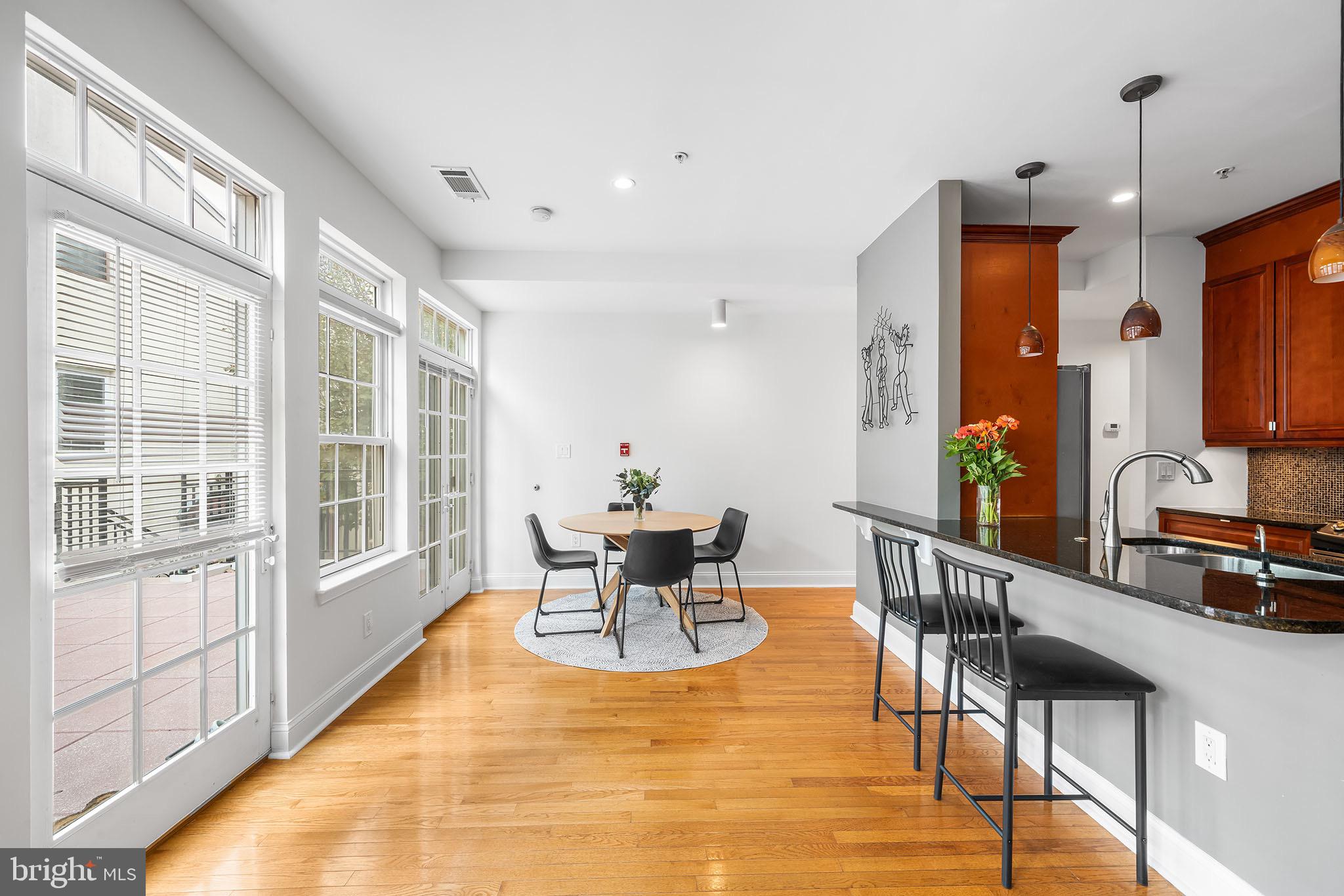 1221 SHACKAMAXON STREET 00 13