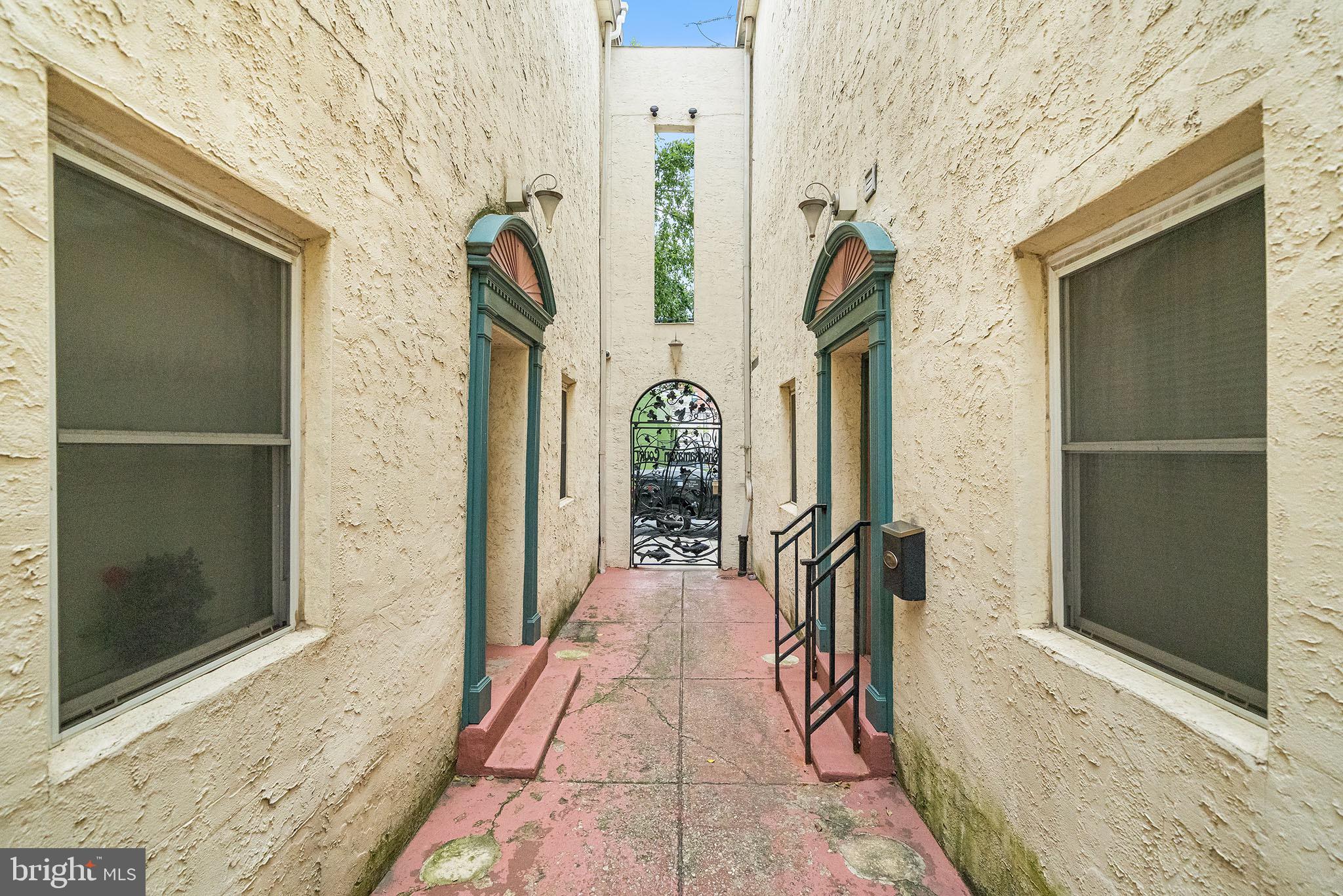 1221 SHACKAMAXON STREET 00 13