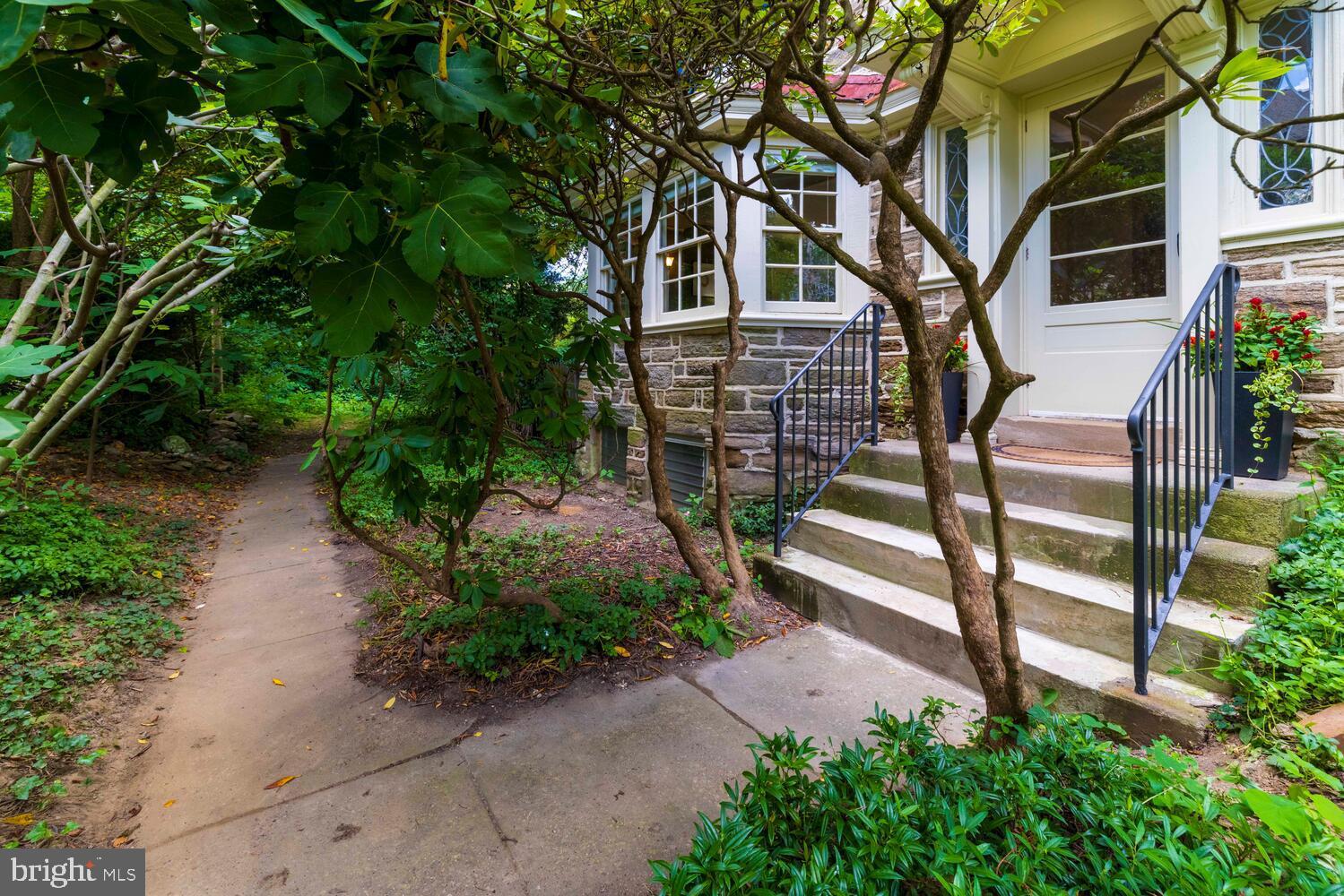 120 W SPRINGFIELD AVENUE